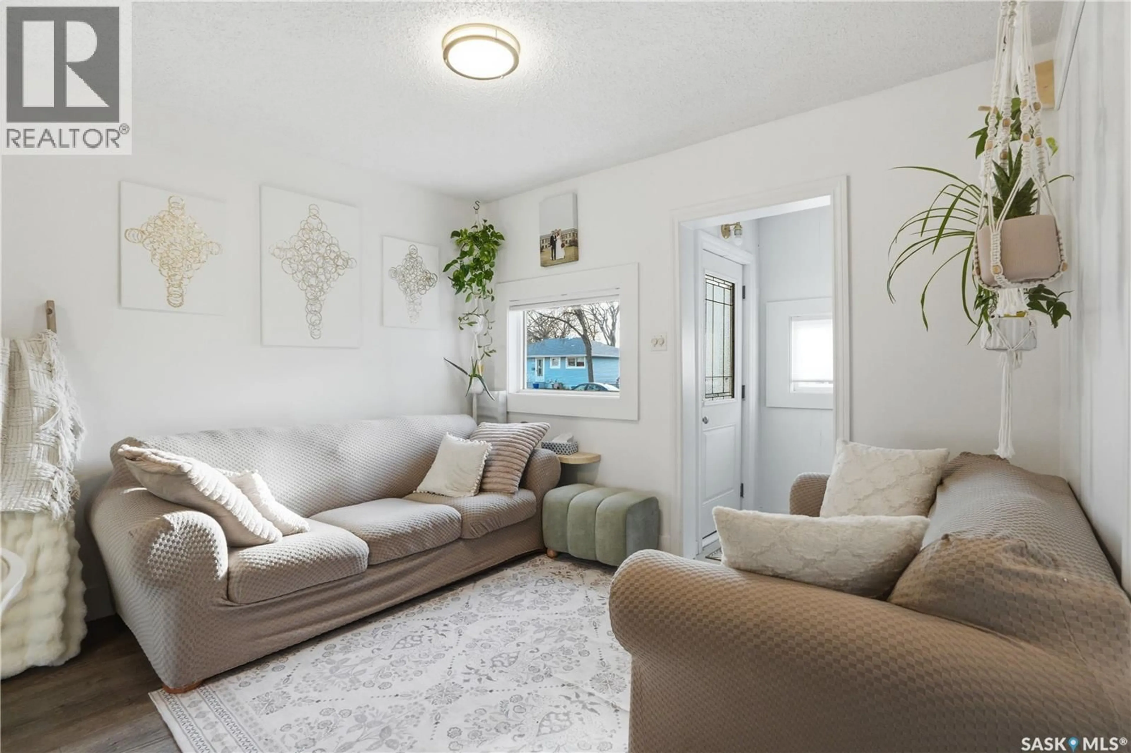 Living room with furniture, unknown for 1334 I AVENUE, Saskatoon Saskatchewan S7L2J3