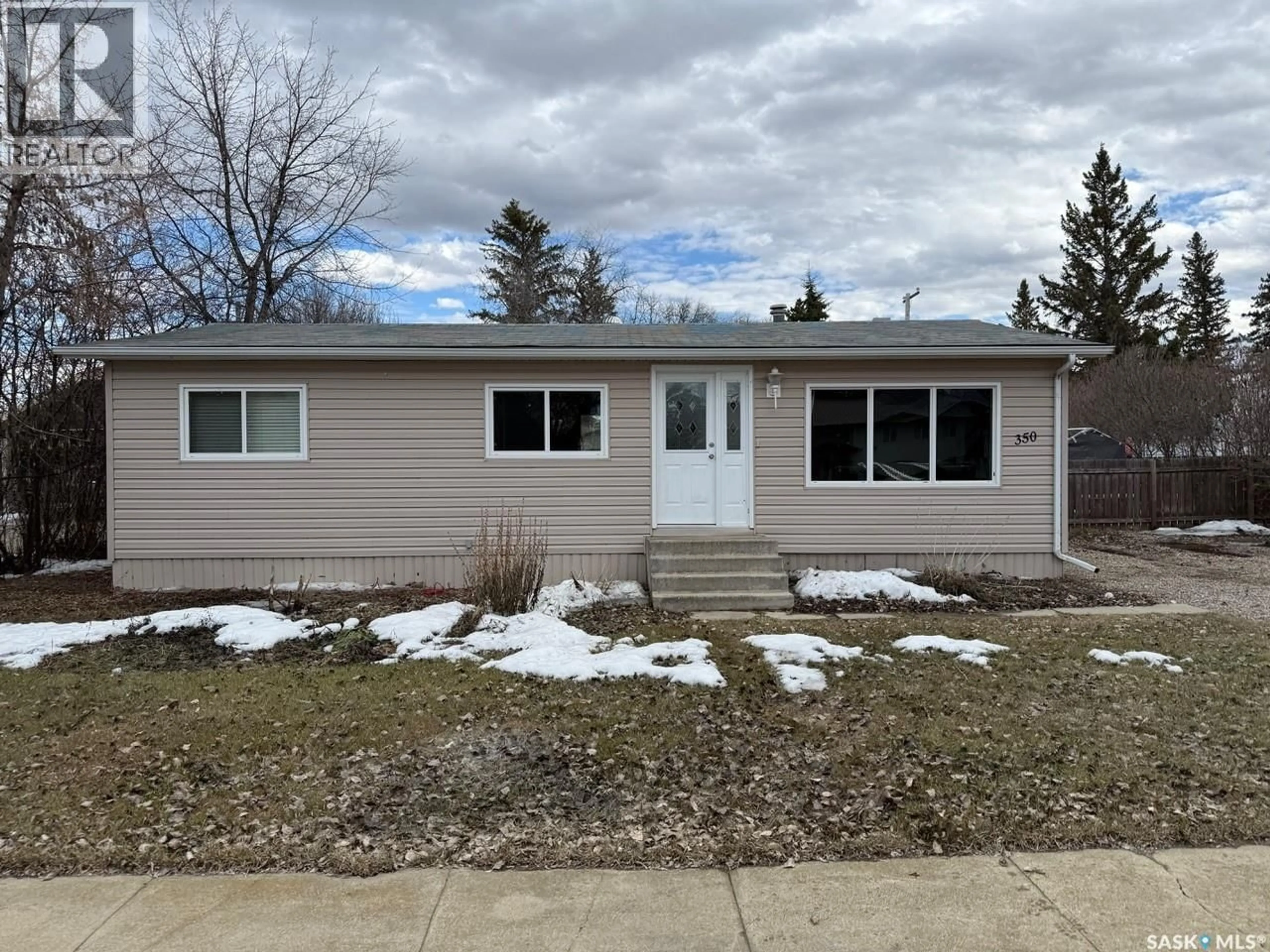 Home with vinyl exterior material, street for 350 1ST STREET, Meota Saskatchewan S0M1X0