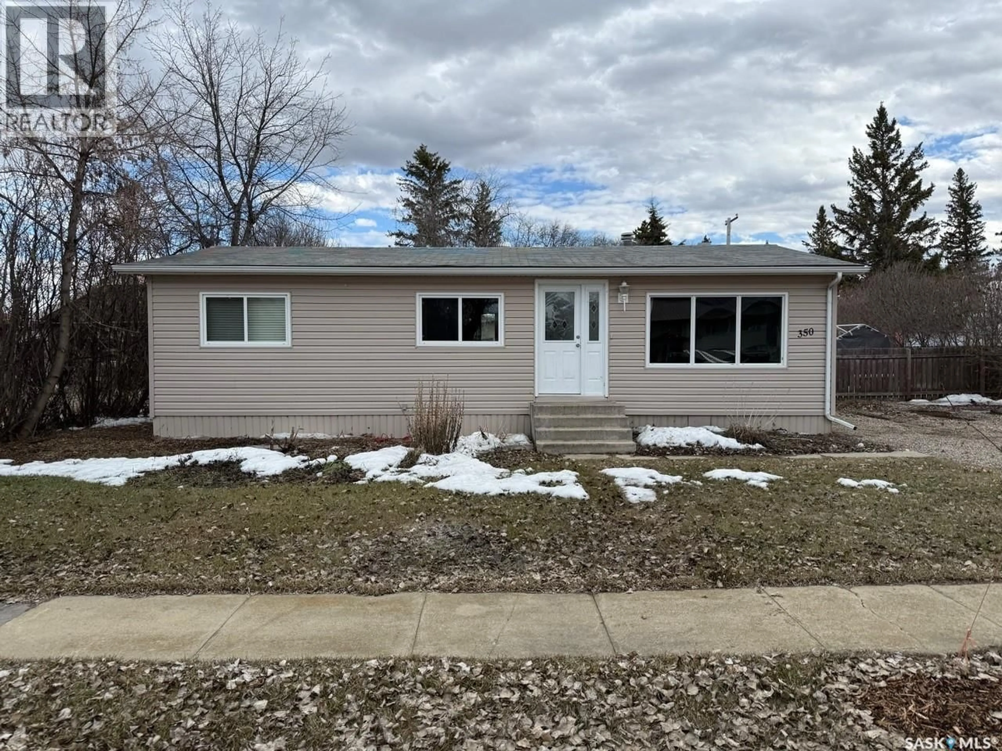 Home with vinyl exterior material, street for 350 1ST STREET, Meota Saskatchewan S0M1X0