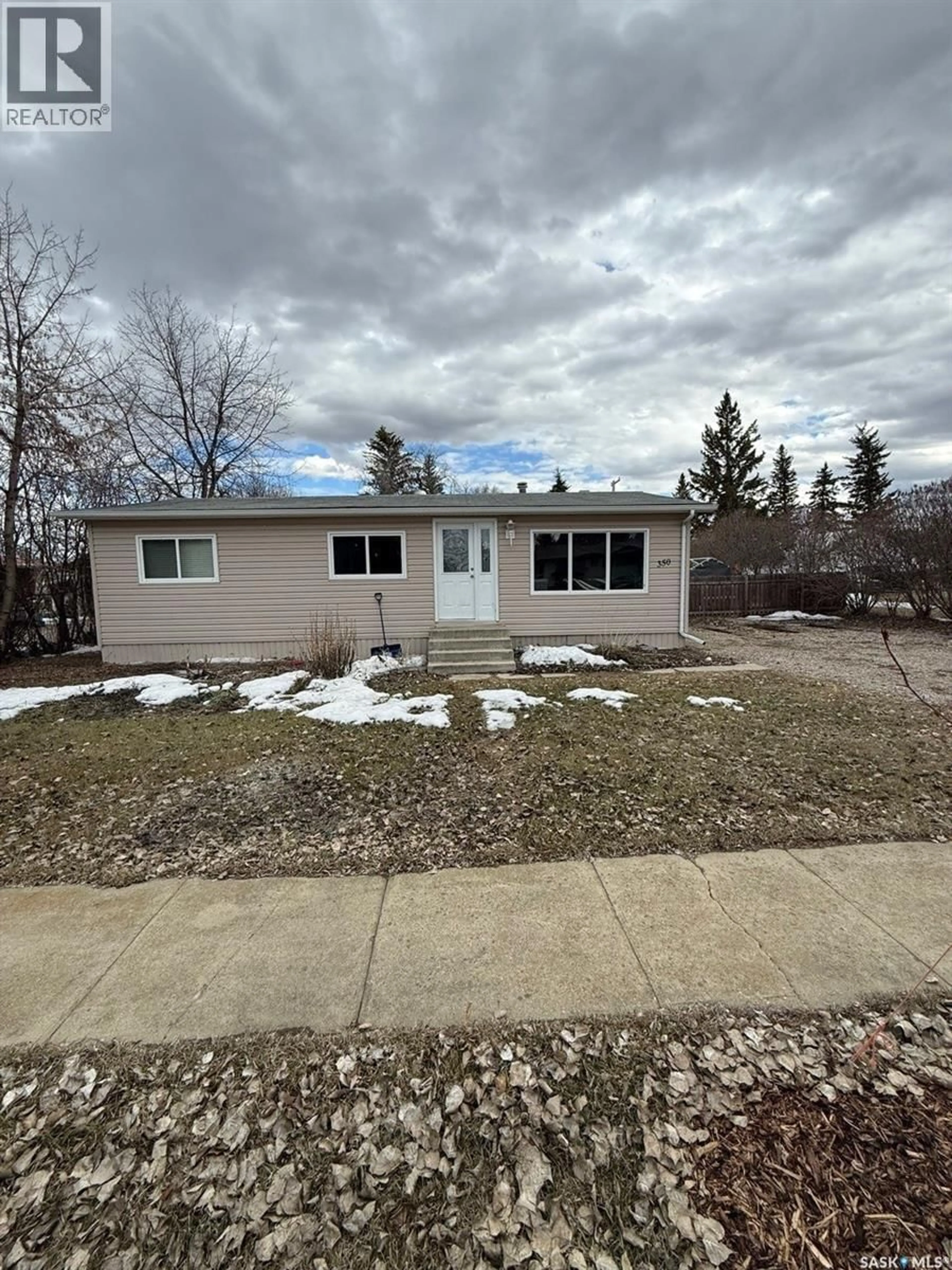 Home with vinyl exterior material, street for 350 1ST STREET, Meota Saskatchewan S0M1X0