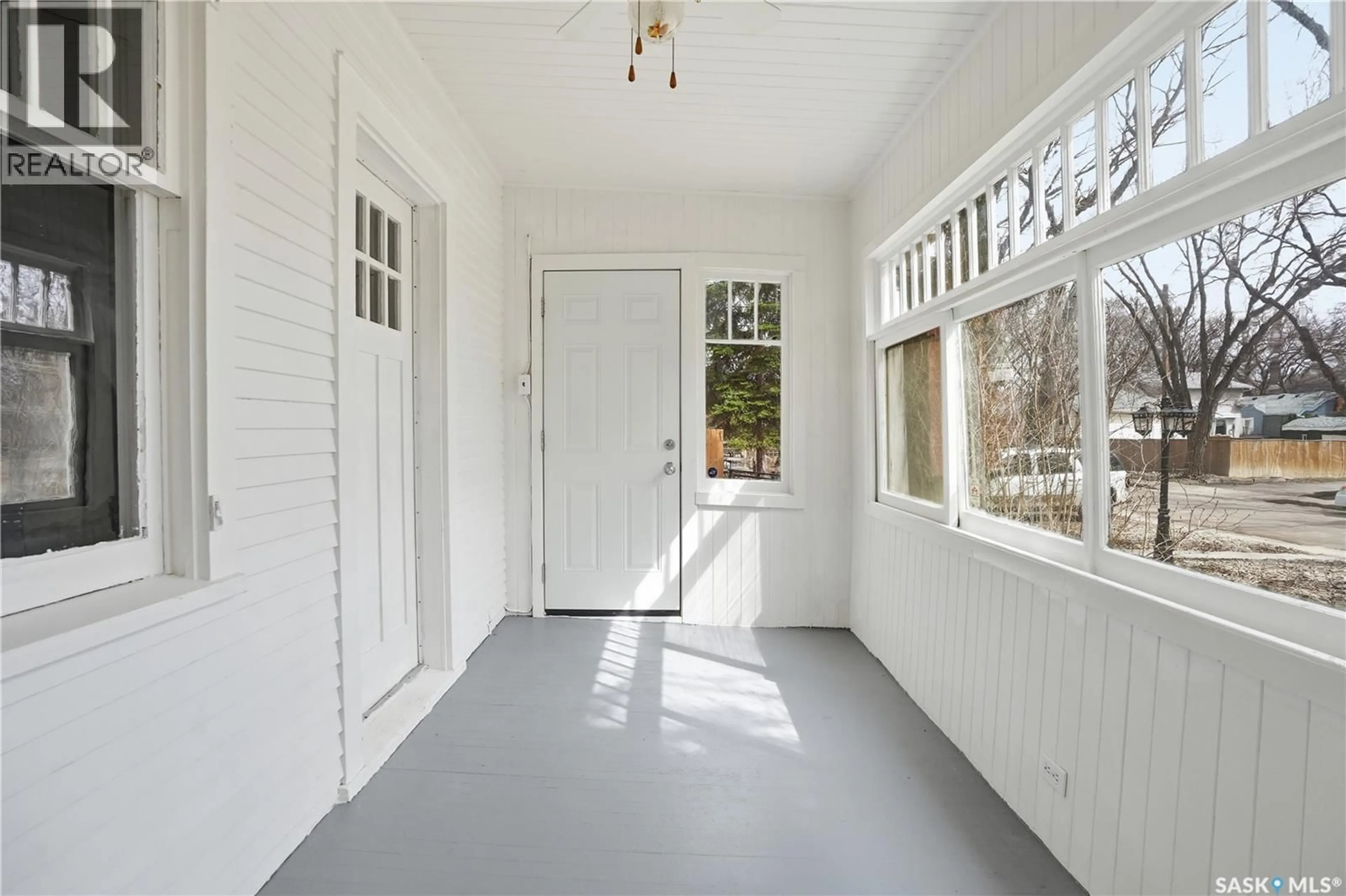 Indoor entryway for 3332 PIKE AVENUE, Regina Saskatchewan S4T1S4