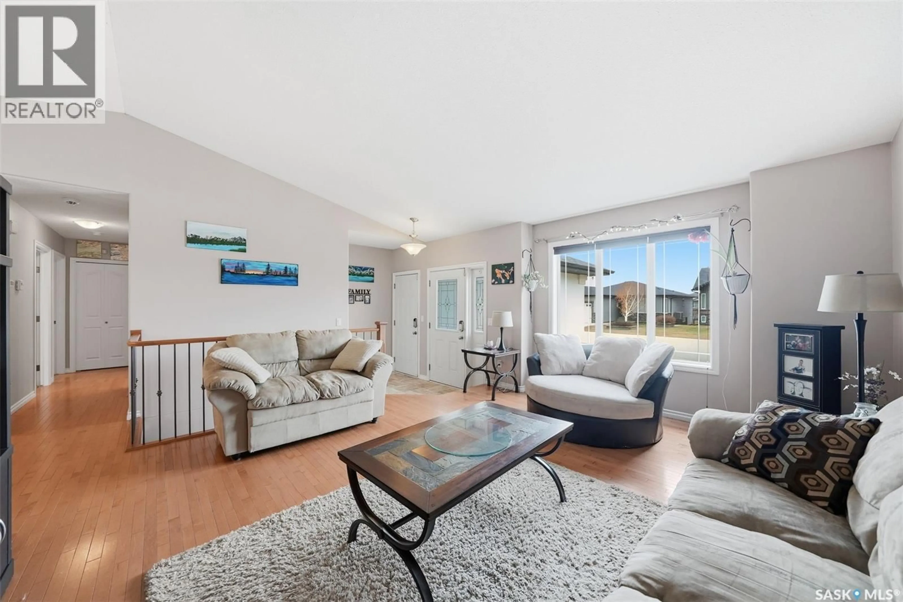 Living room with furniture, unknown for 311 MCKAGUE CRESCENT, Saskatoon Saskatchewan S7R0A9