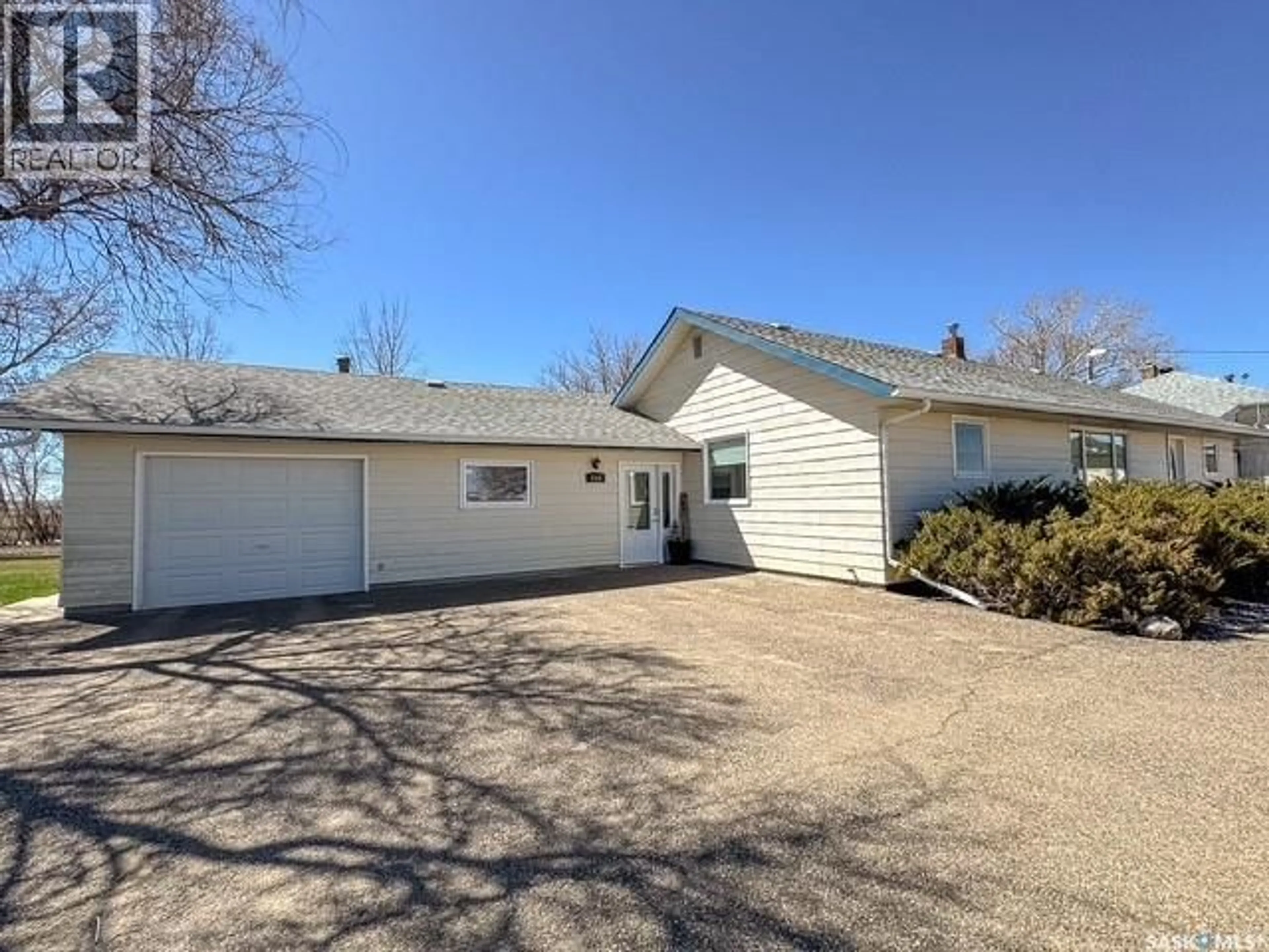 A pic from outside/outdoor area/front of a property/back of a property/a pic from drone, street for 113 1ST STREET, Swift Current Rm No. 137 Saskatchewan S9H4V1