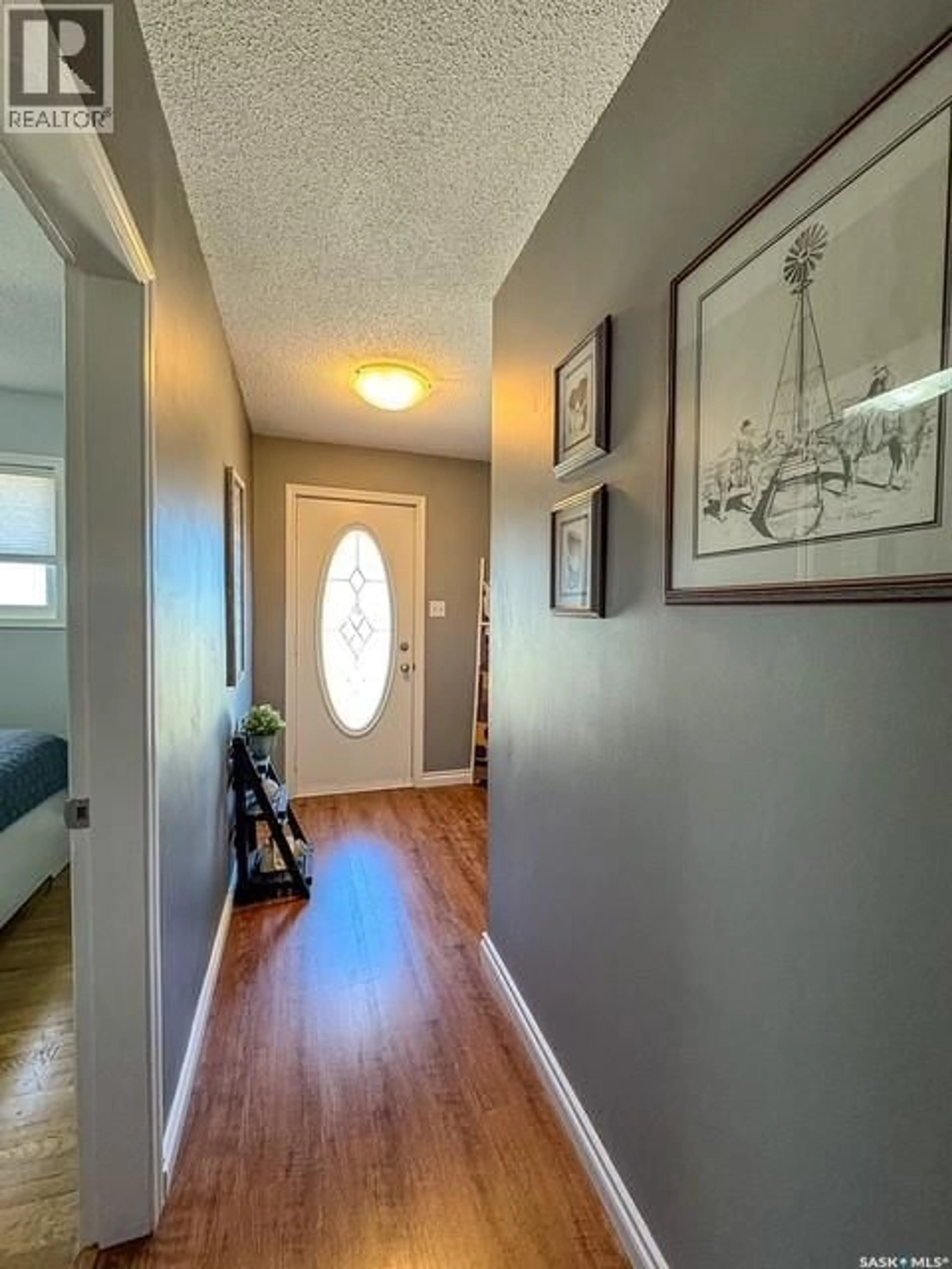 Indoor entryway for 113 1ST STREET, Swift Current Rm No. 137 Saskatchewan S9H4V1
