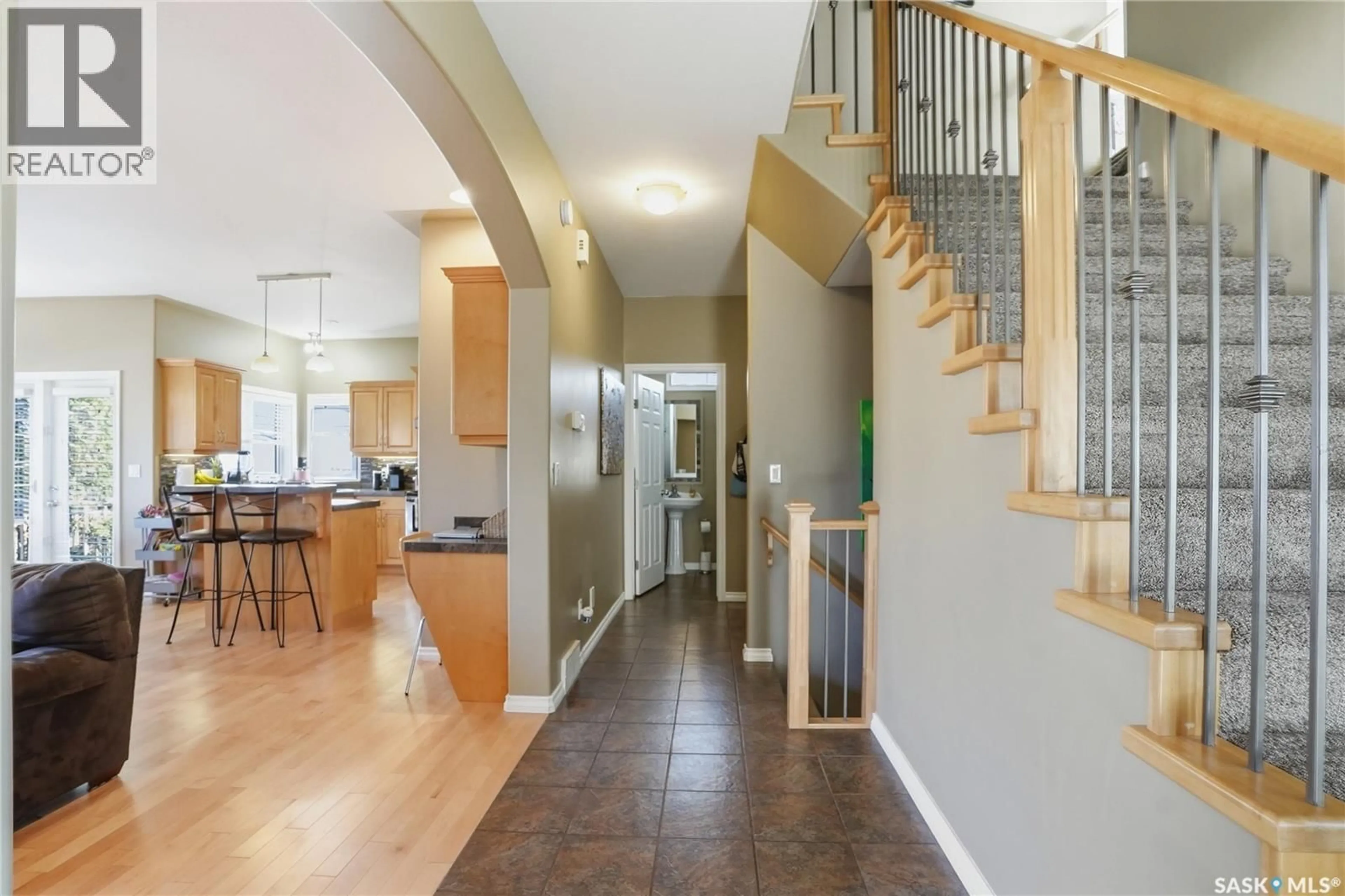 Indoor entryway for 307 VAN IMPE COURT, Saskatoon Saskatchewan S7W1C1