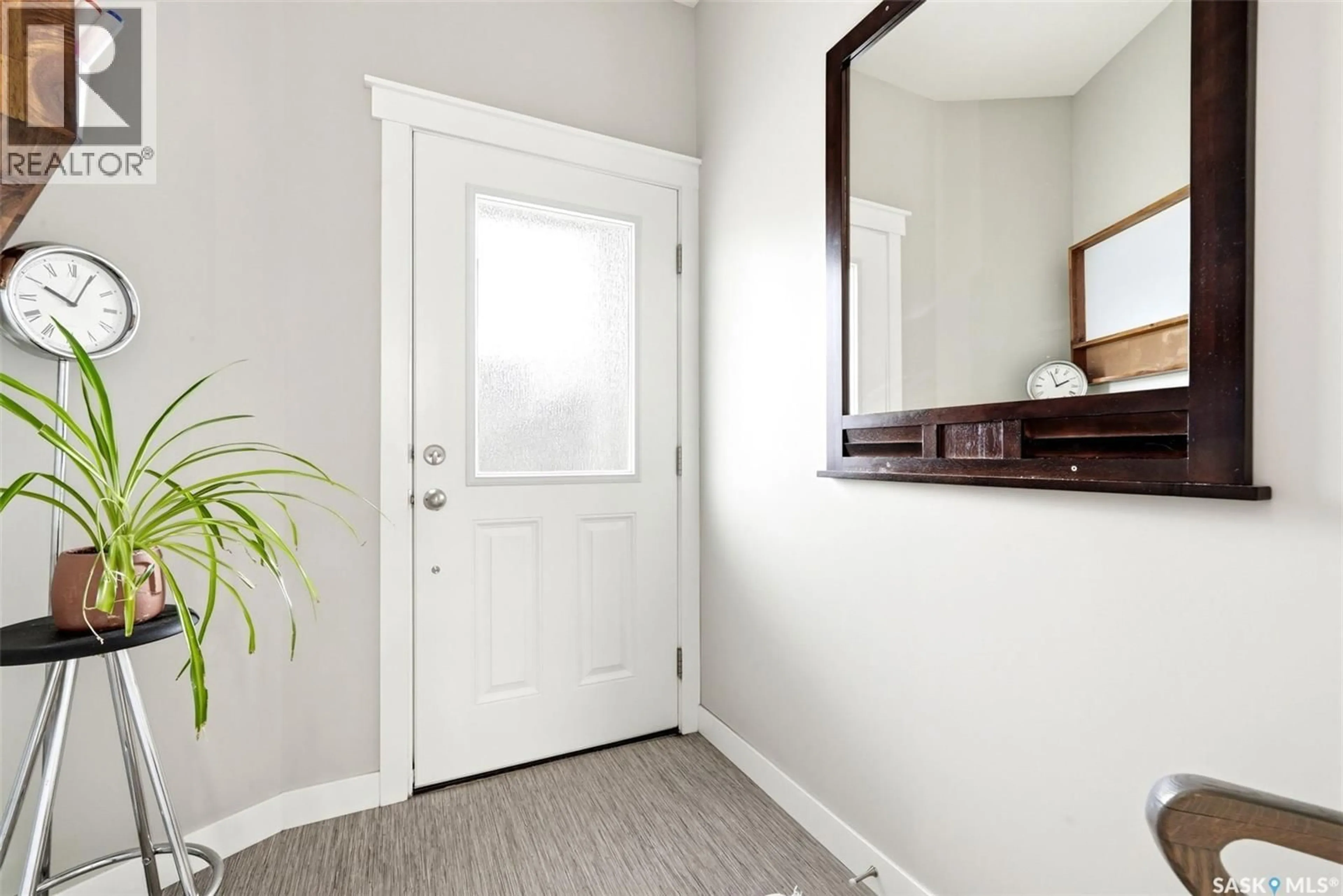 Indoor entryway for 4371 JAMES HILL ROAD, Regina Saskatchewan S4W0L4