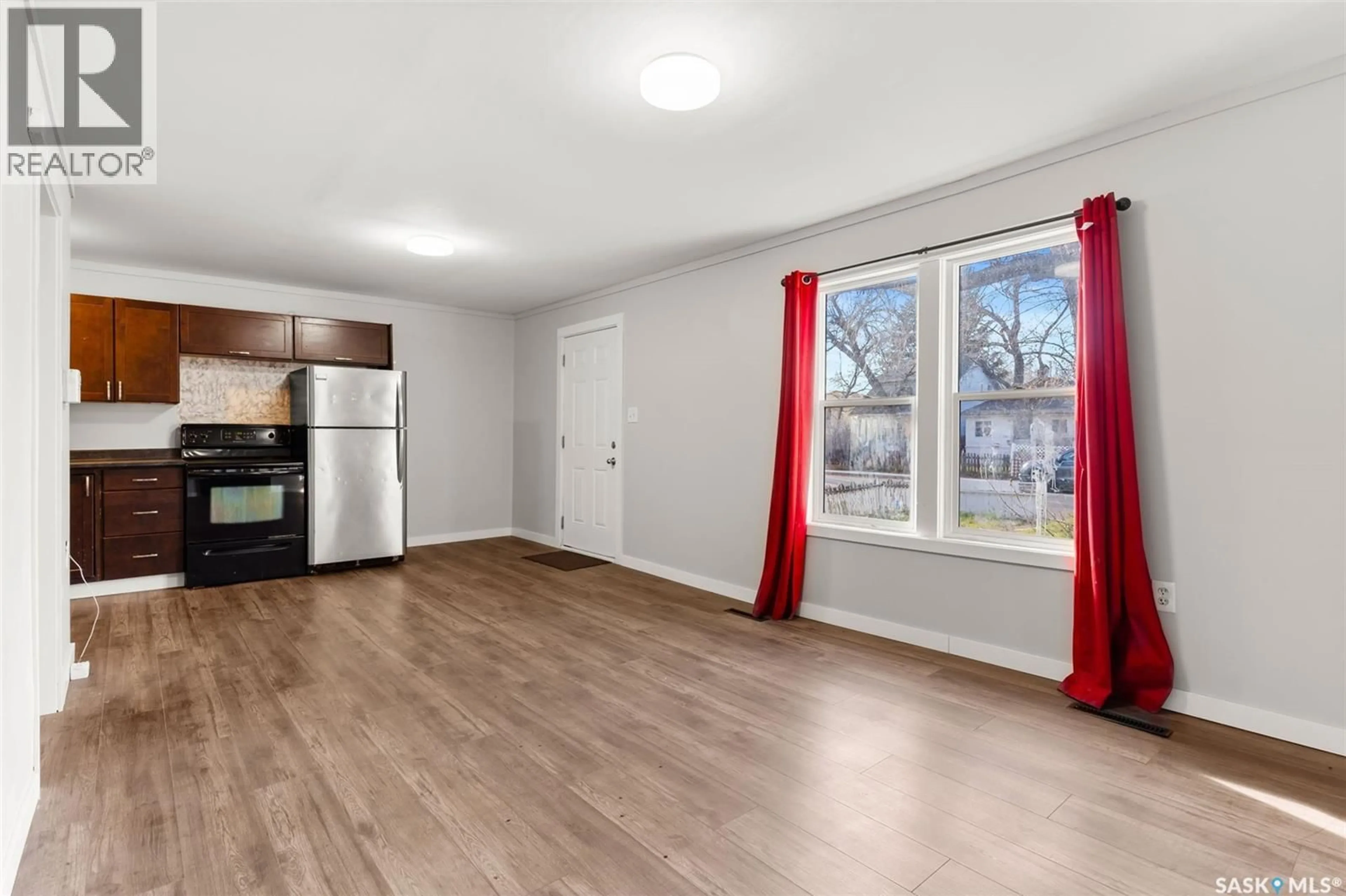 A pic of a room for 1247 KING STREET, Regina Saskatchewan S4T4G1