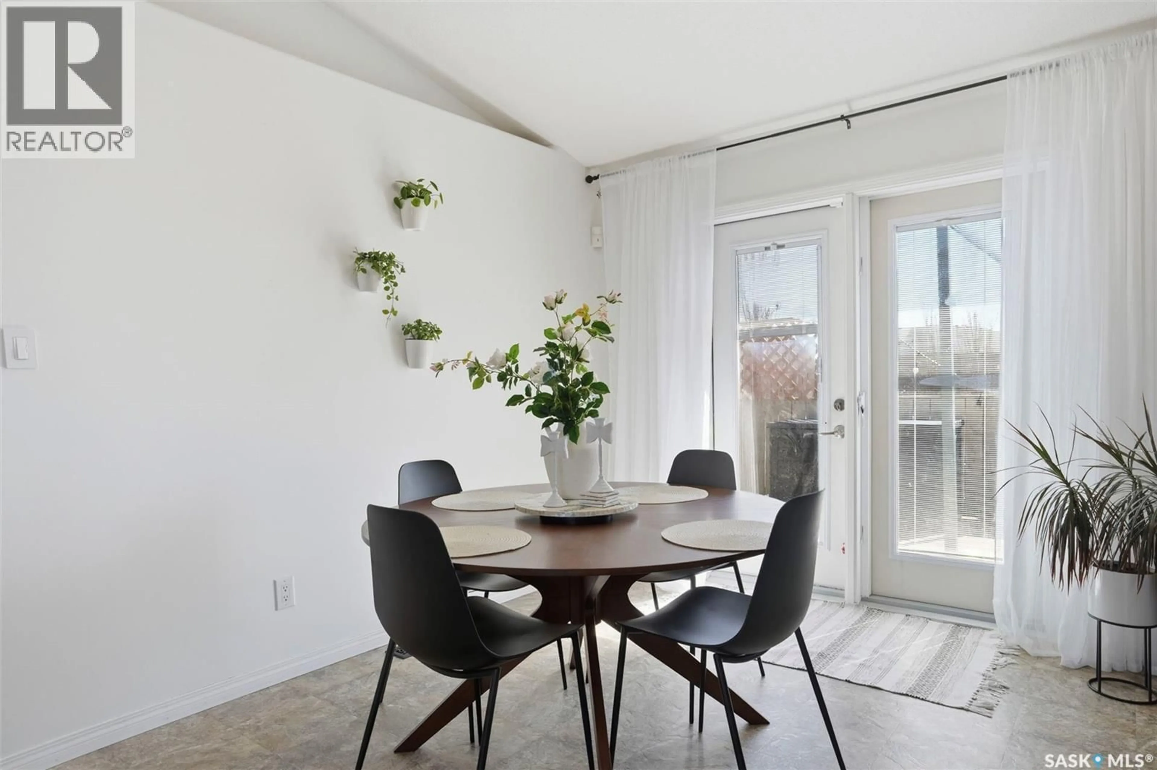 Dining room, unknown for 101 LAKERIDGE DRIVE, Warman Saskatchewan S0K0A1
