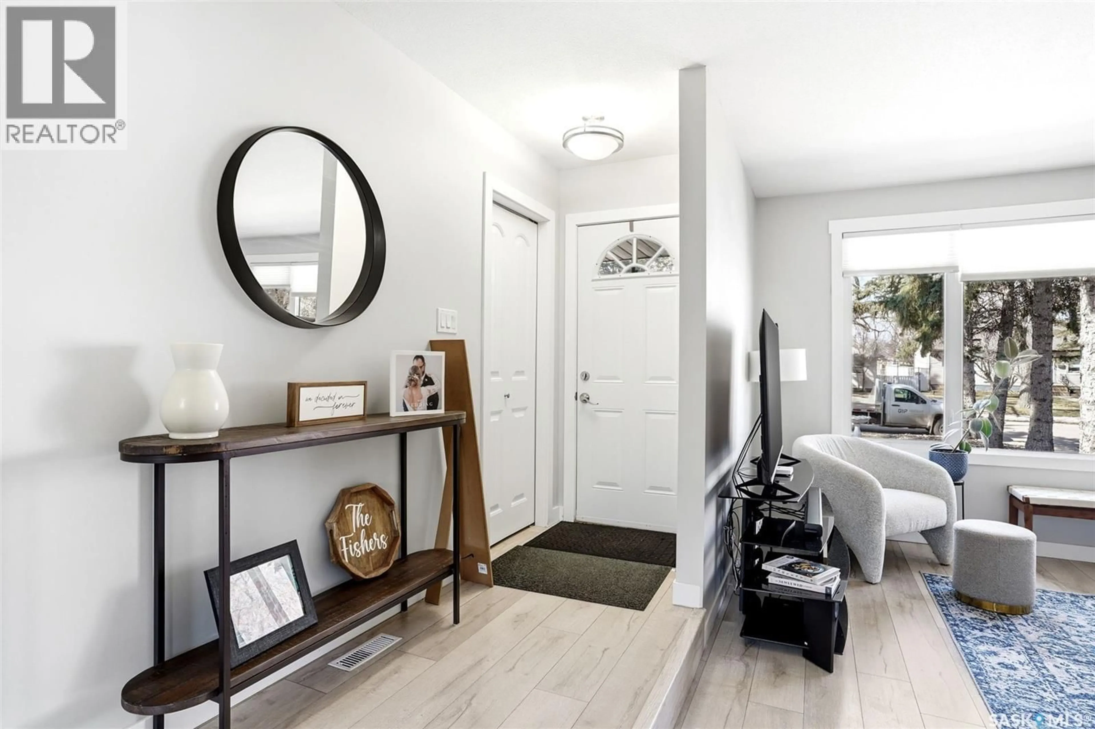 Indoor entryway for 1115 12TH AVENUE, Regina Saskatchewan S4N4W2