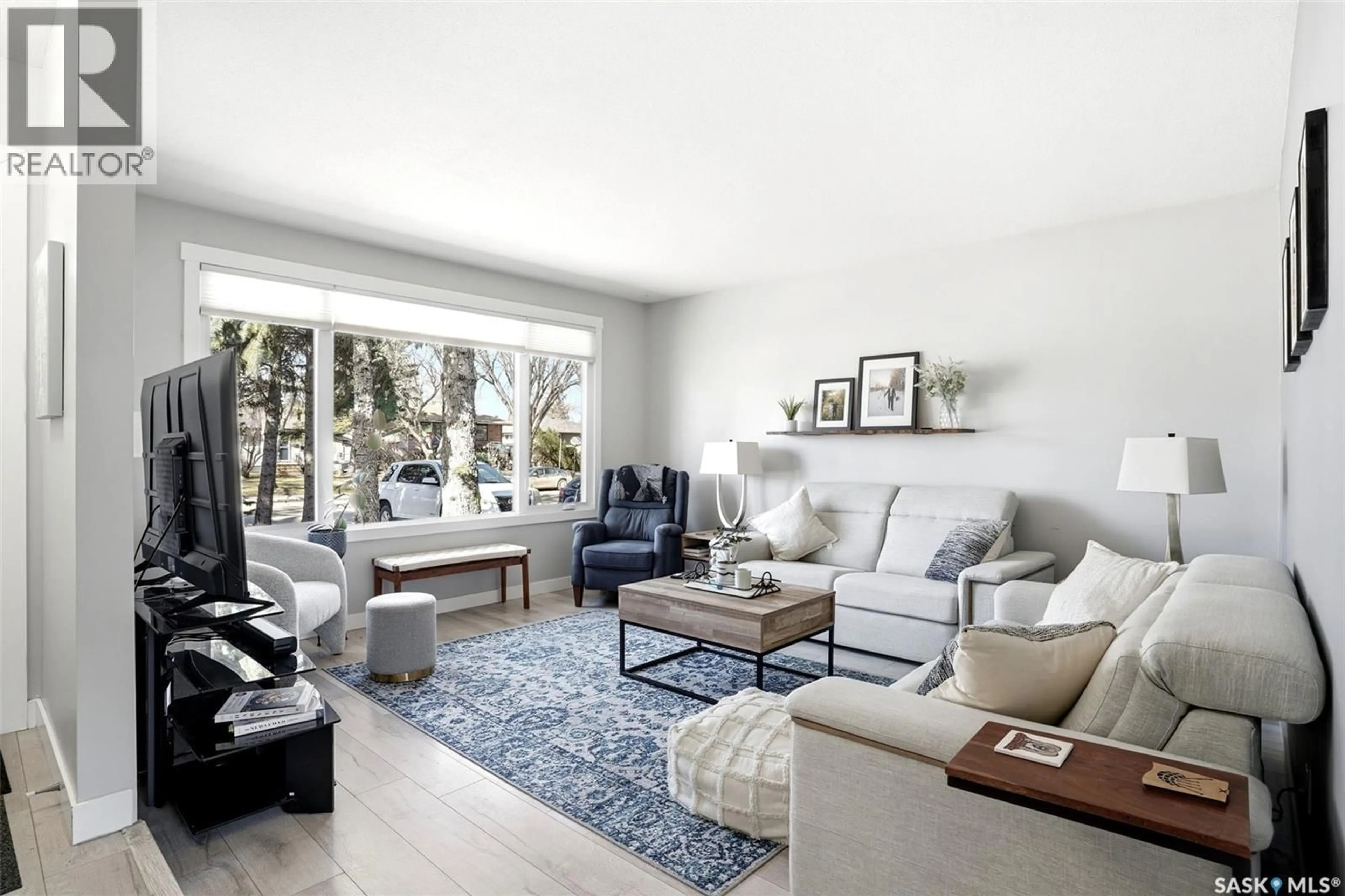 Living room with furniture, unknown for 1115 12TH AVENUE, Regina Saskatchewan S4N4W2