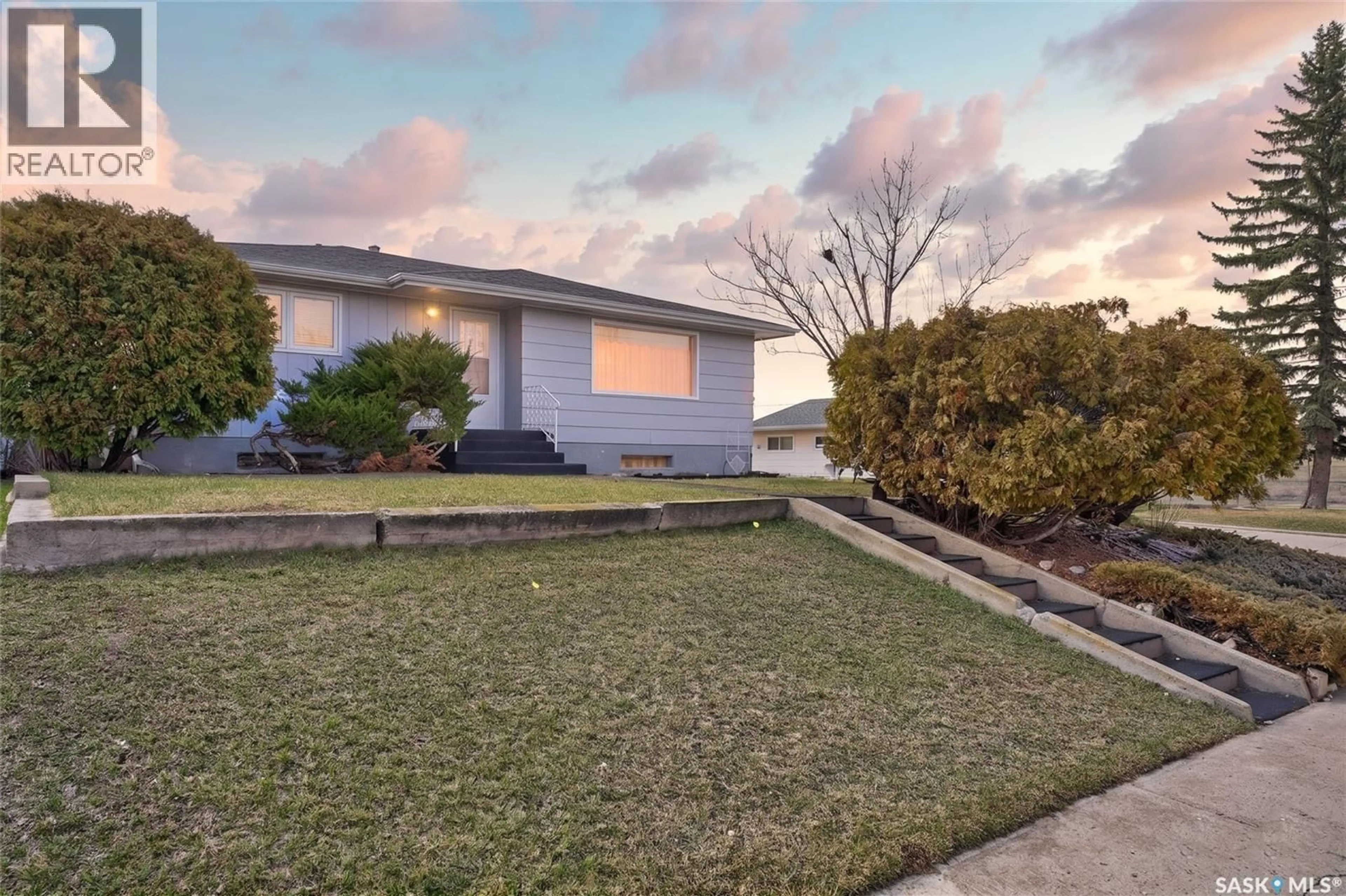 A pic from outside/outdoor area/front of a property/back of a property/a pic from drone, street for 1320 GRAFTON AVENUE, Moose Jaw Saskatchewan S6H3S8