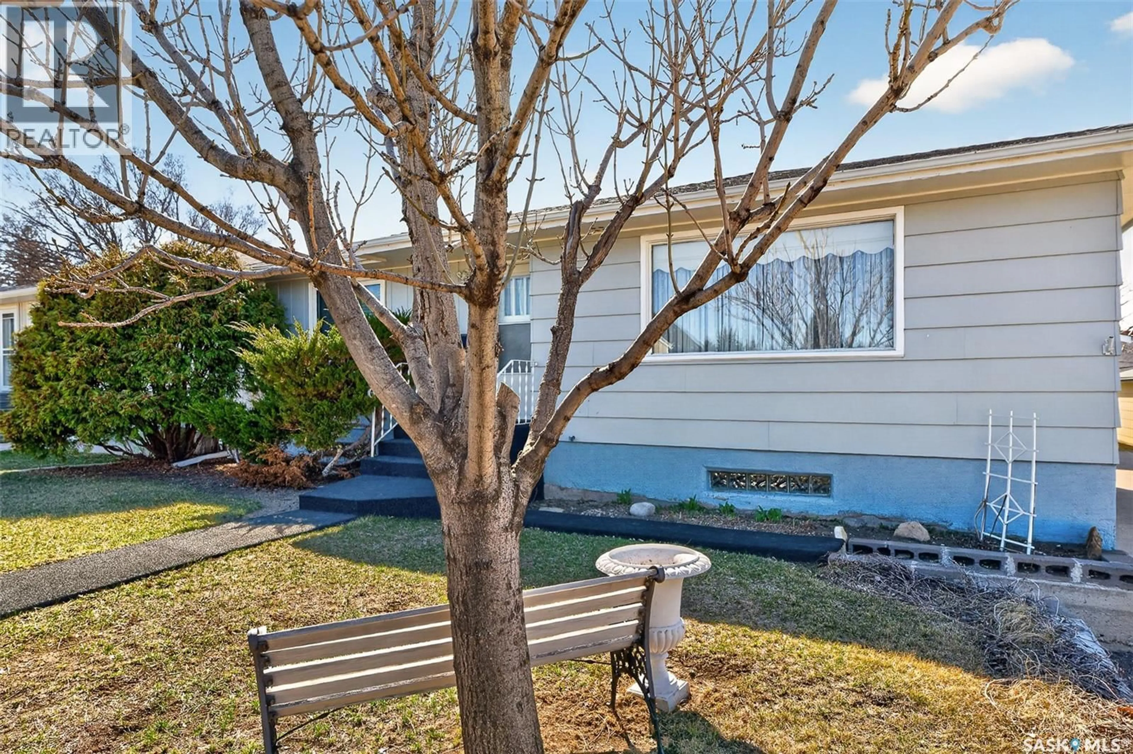 Patio, street for 1320 GRAFTON AVENUE, Moose Jaw Saskatchewan S6H3S8