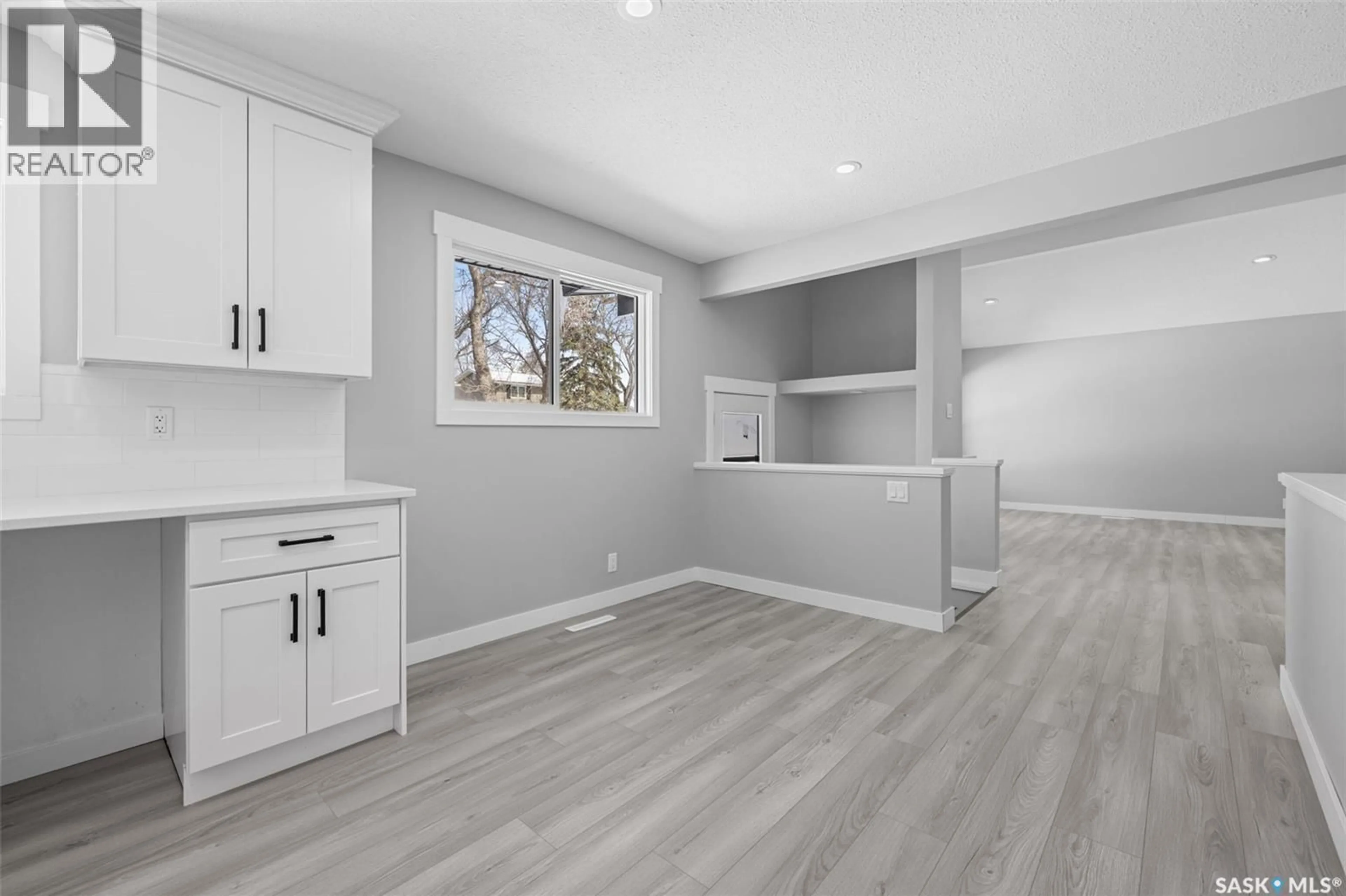 Open concept kitchen, unknown for 819 SHANNON ROAD, Regina Saskatchewan S4S5K1