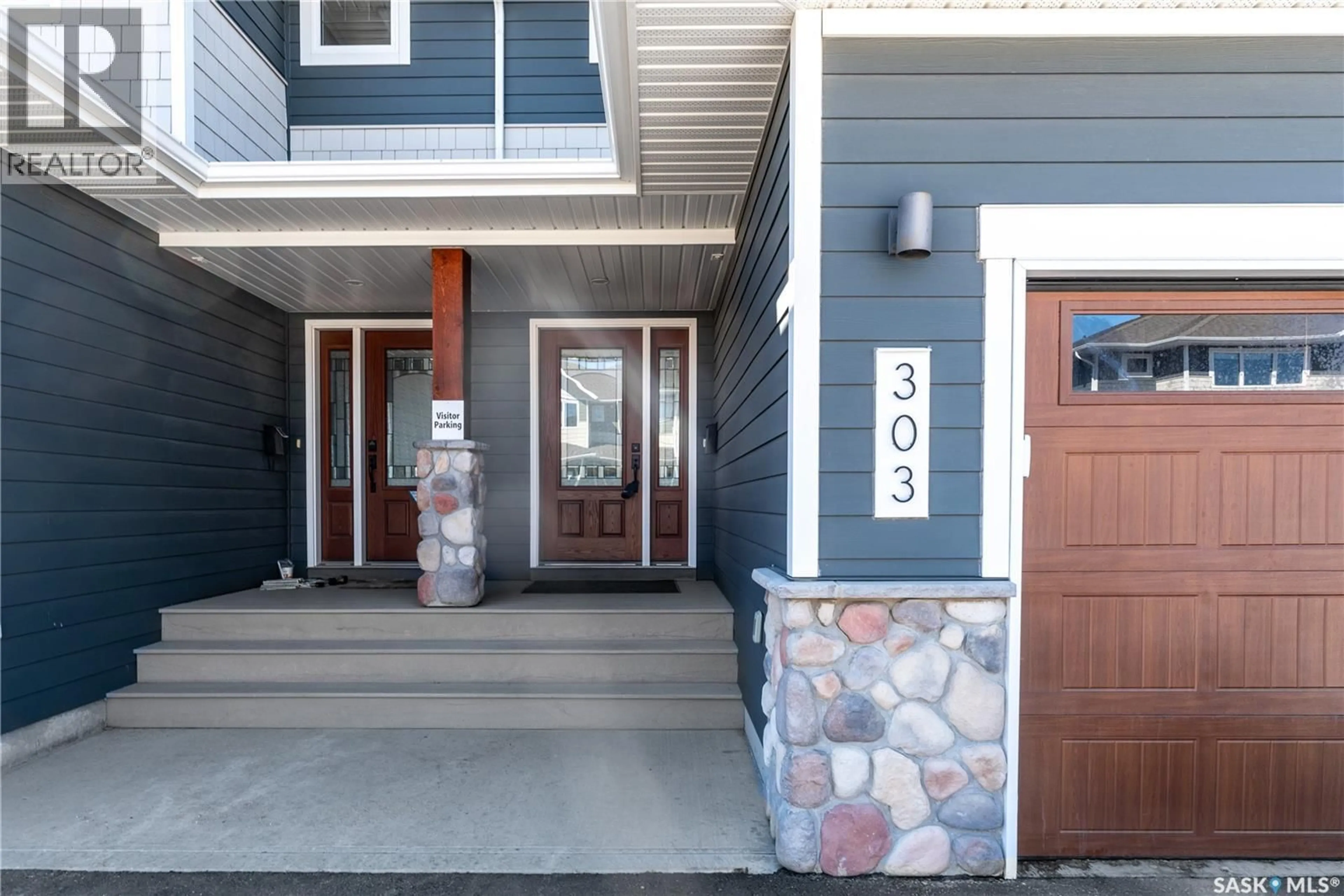 Indoor entryway for 4000 - 303 SANDHILL CRESCENT, Regina Saskatchewan S4V3N4