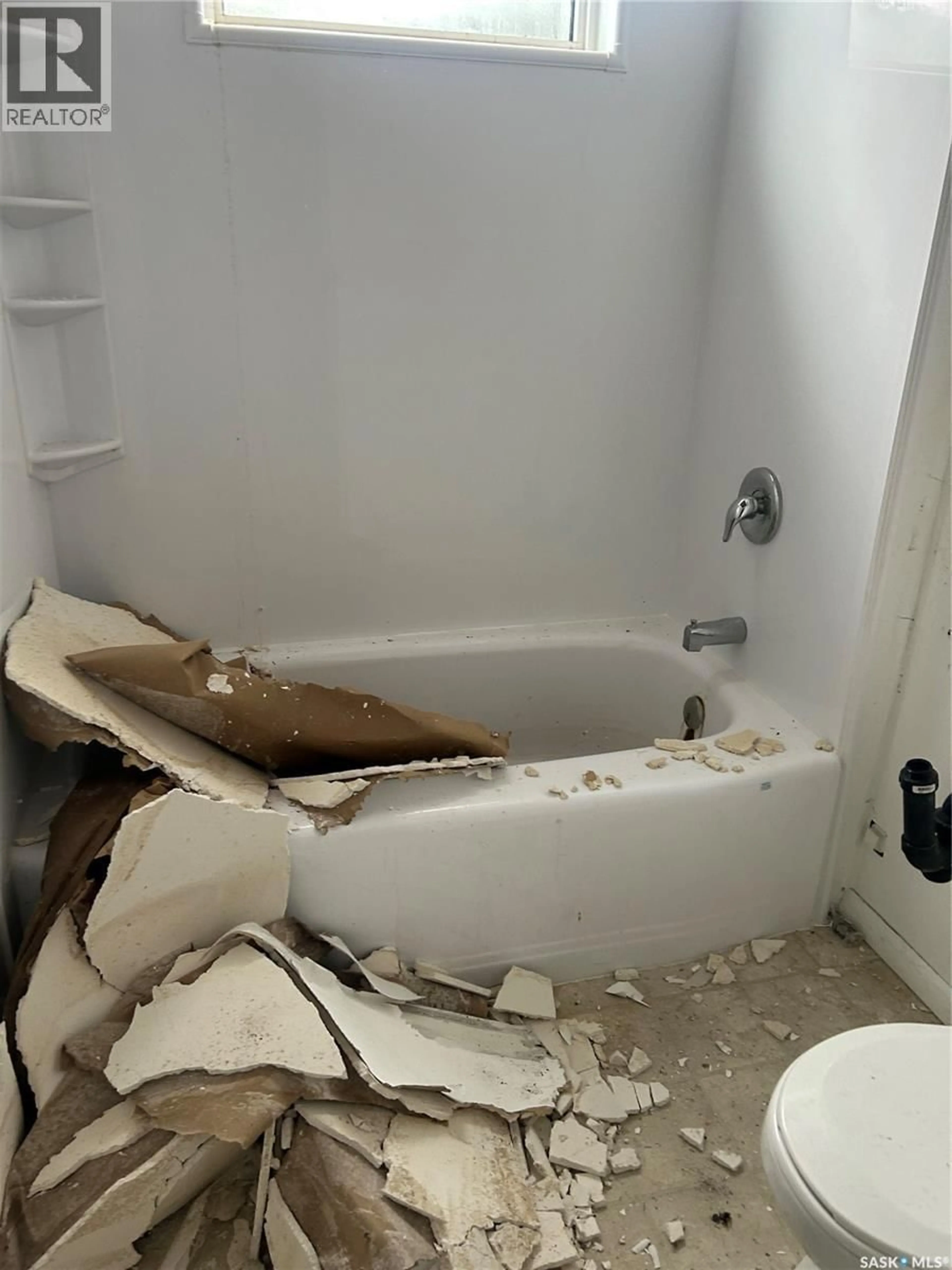 A pic of a room for 118 26TH STREET, Prince Albert Saskatchewan S6V4P9