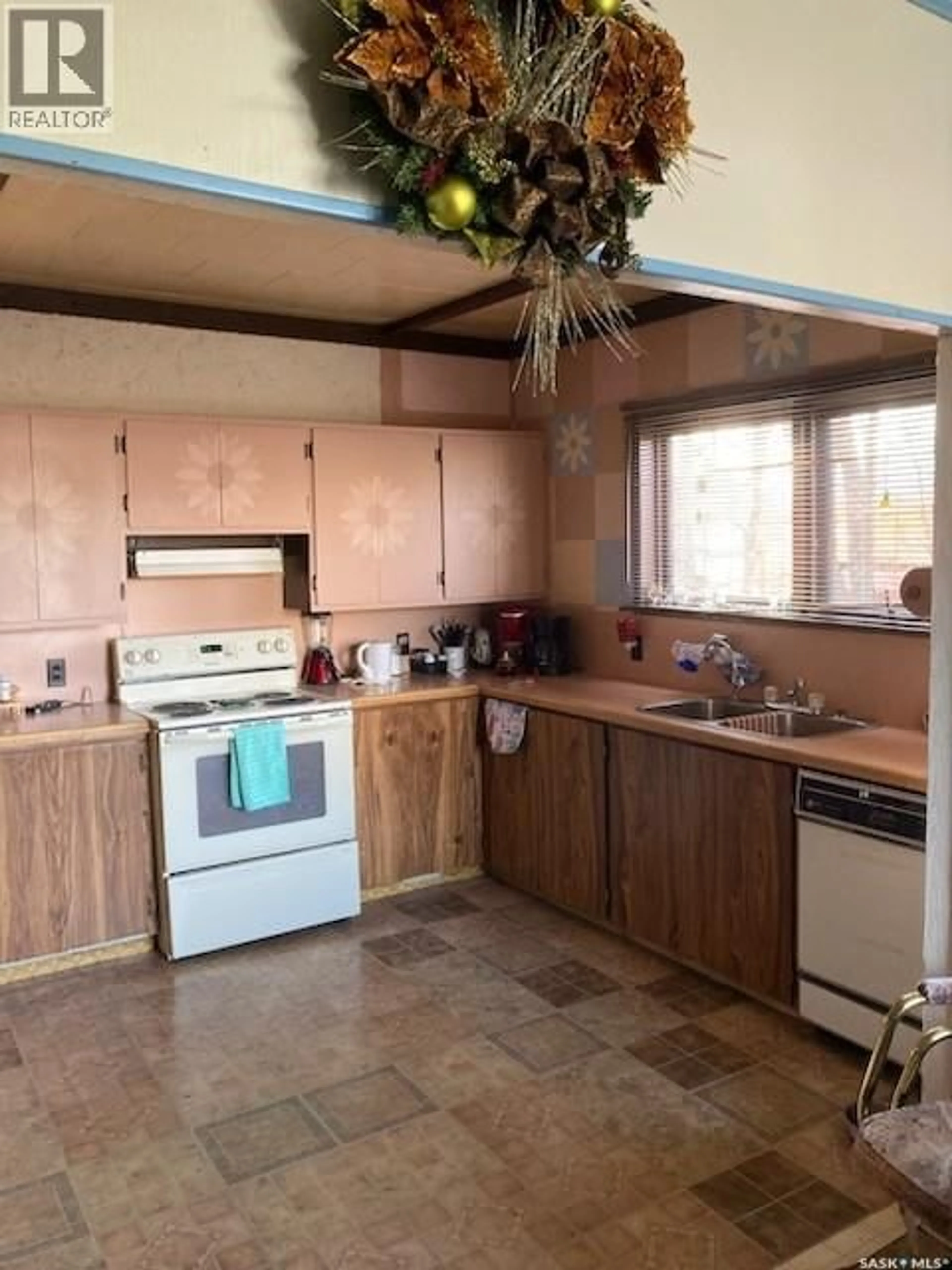 Standard kitchen, unknown for 321 1ST STREET, Ponteix Saskatchewan S0N1Z0