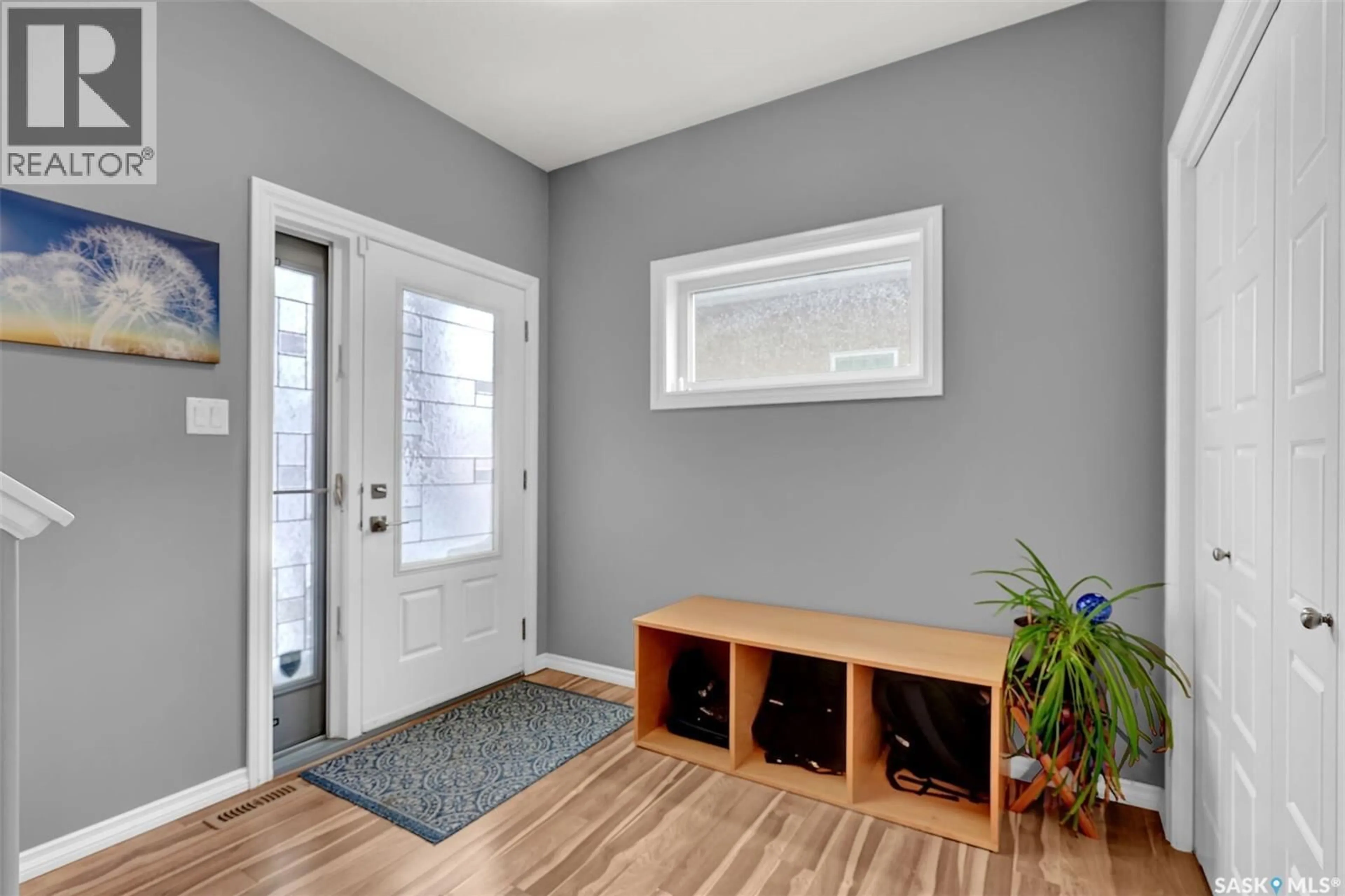 Indoor entryway for 4217 PRESTON CRESCENT, Regina Saskatchewan S4X0C6