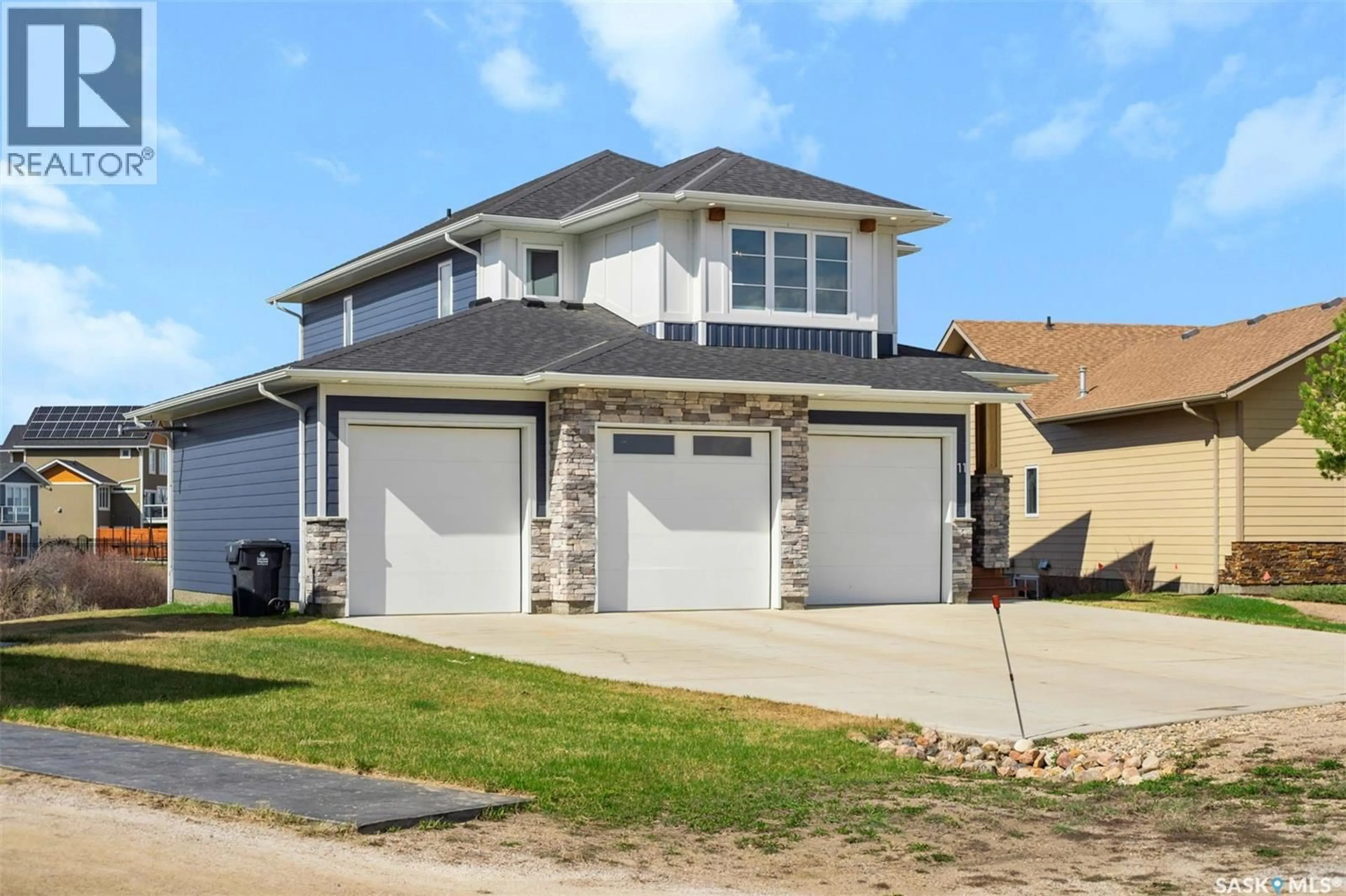 Home with vinyl exterior material, street for 11 WILLOW VIEW COURT, Shields Saskatchewan S7C0A3