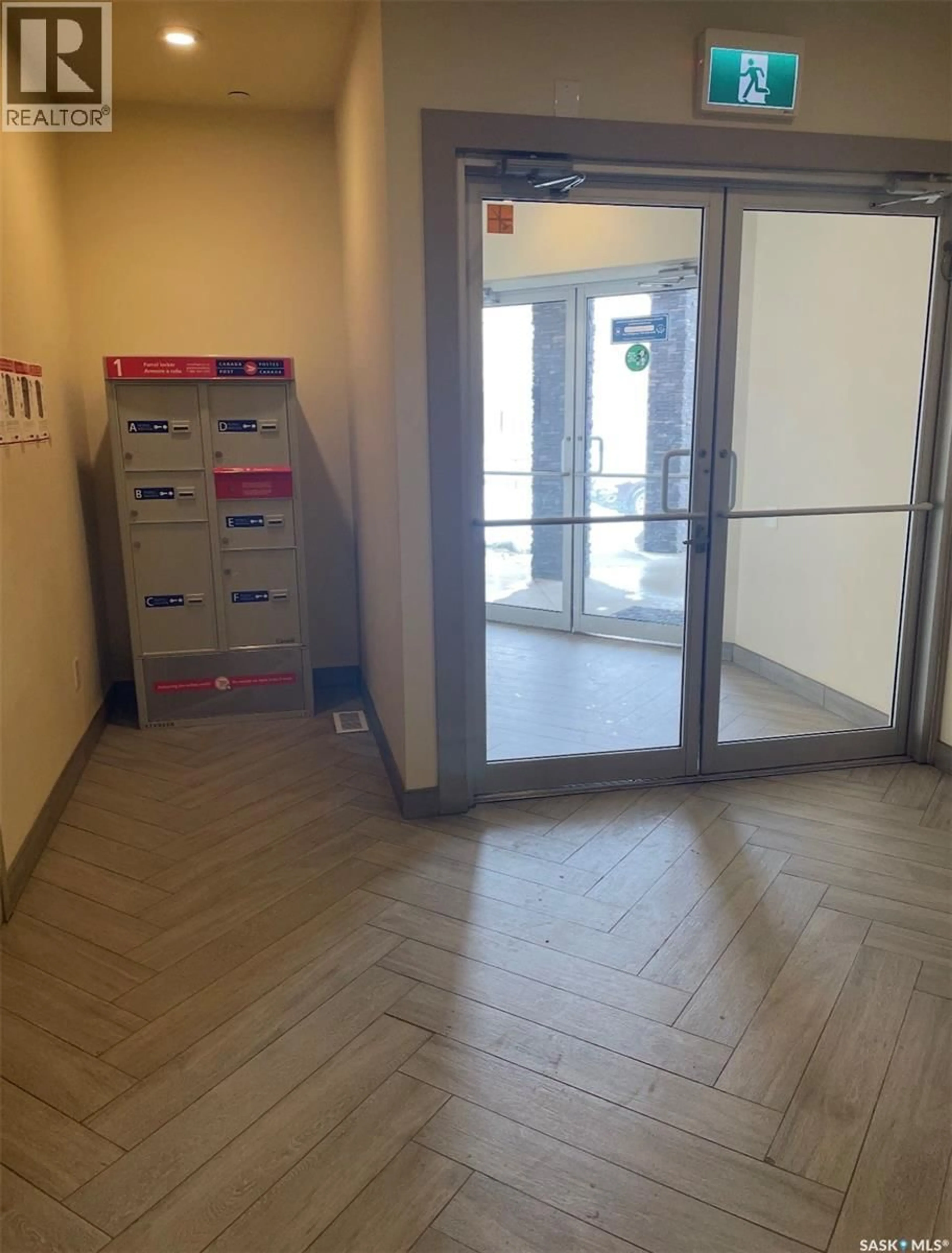 Indoor foyer for 126 142 PAWLYCHENKO LANE, Saskatoon Saskatchewan S7V0N7