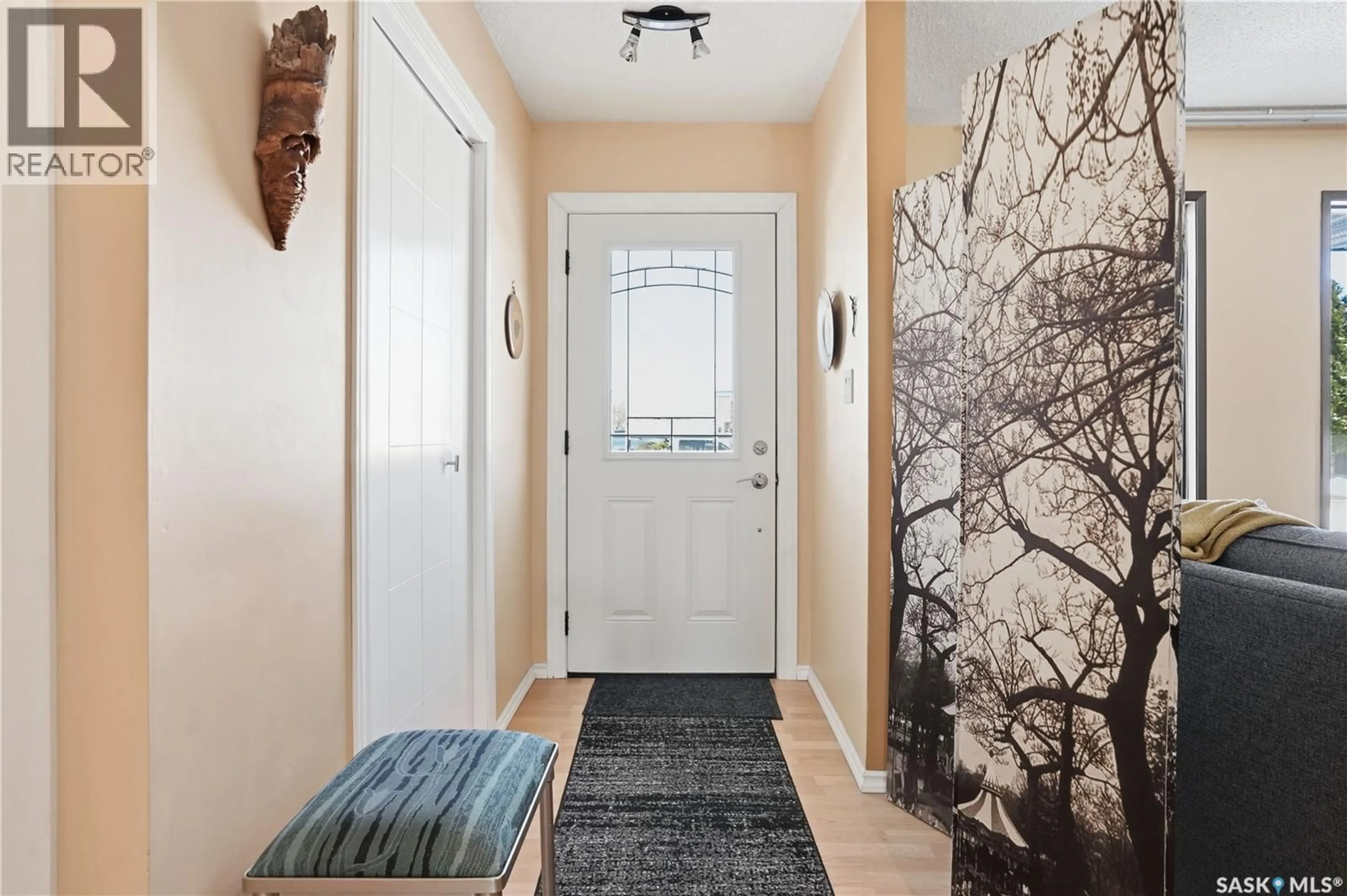 Indoor entryway for 5 MORIN CRESCENT, Gravelbourg Saskatchewan S0H1X0