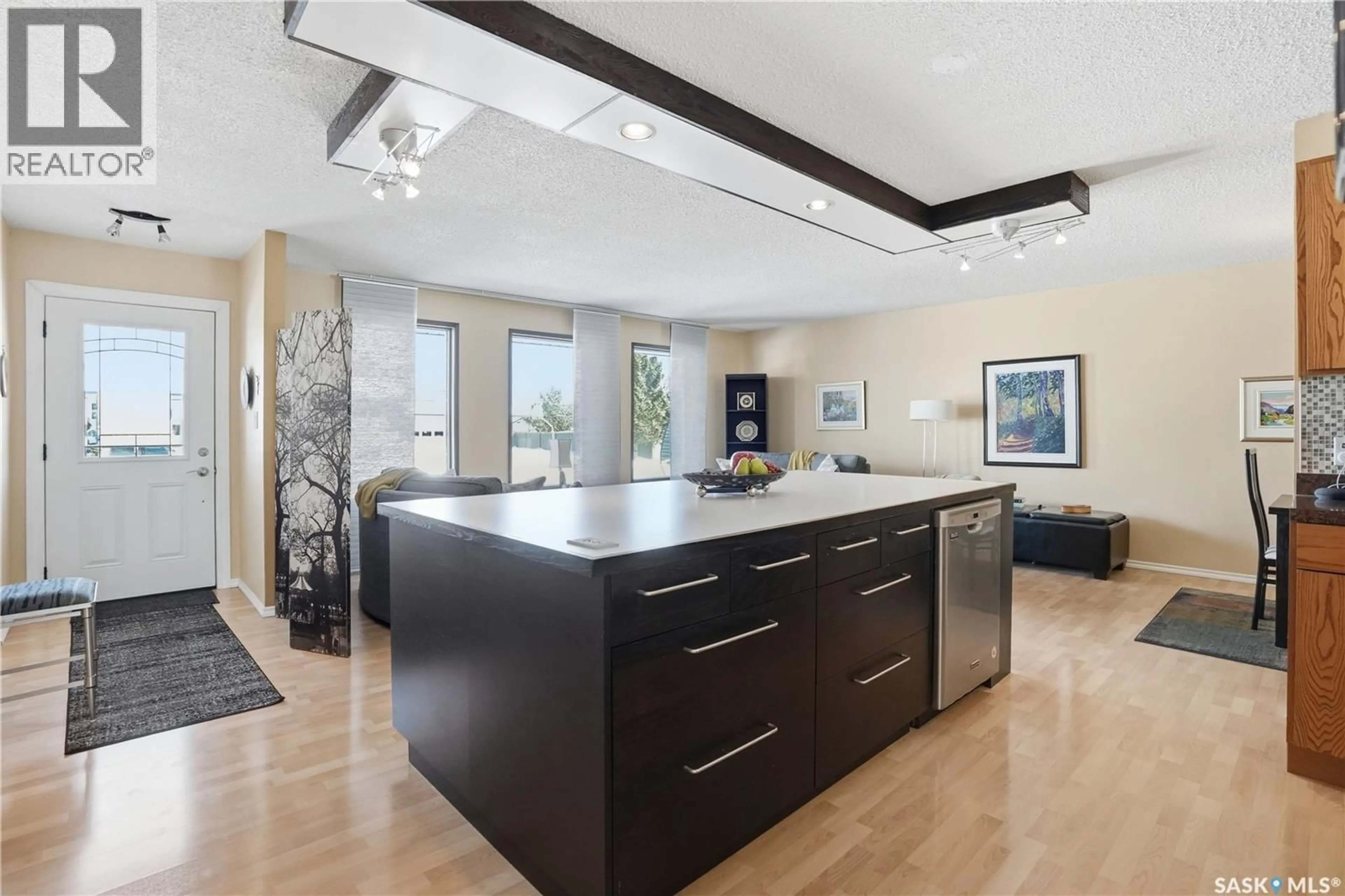 Contemporary kitchen, unknown for 5 MORIN CRESCENT, Gravelbourg Saskatchewan S0H1X0