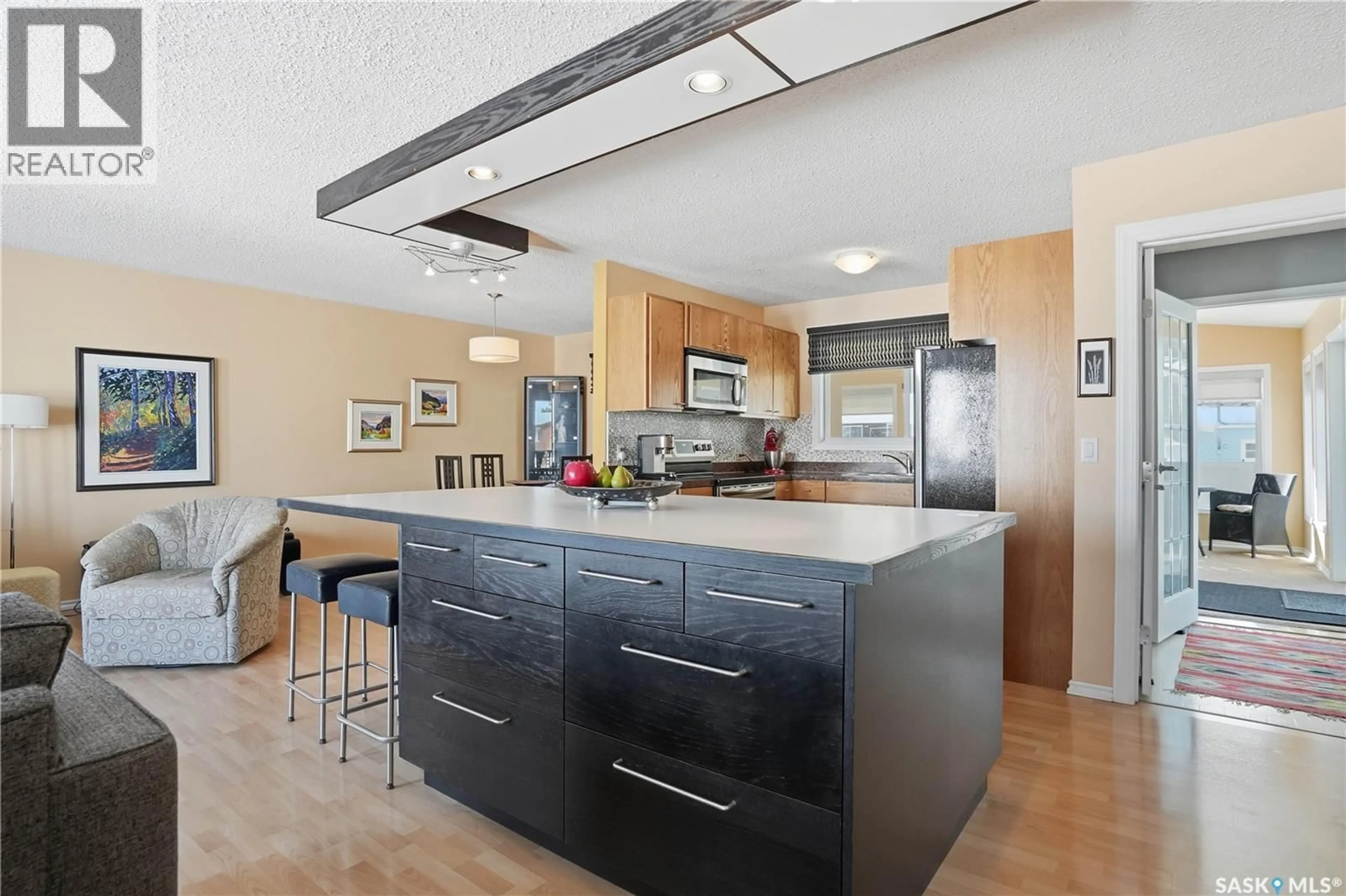 Open concept kitchen, unknown for 5 MORIN CRESCENT, Gravelbourg Saskatchewan S0H1X0