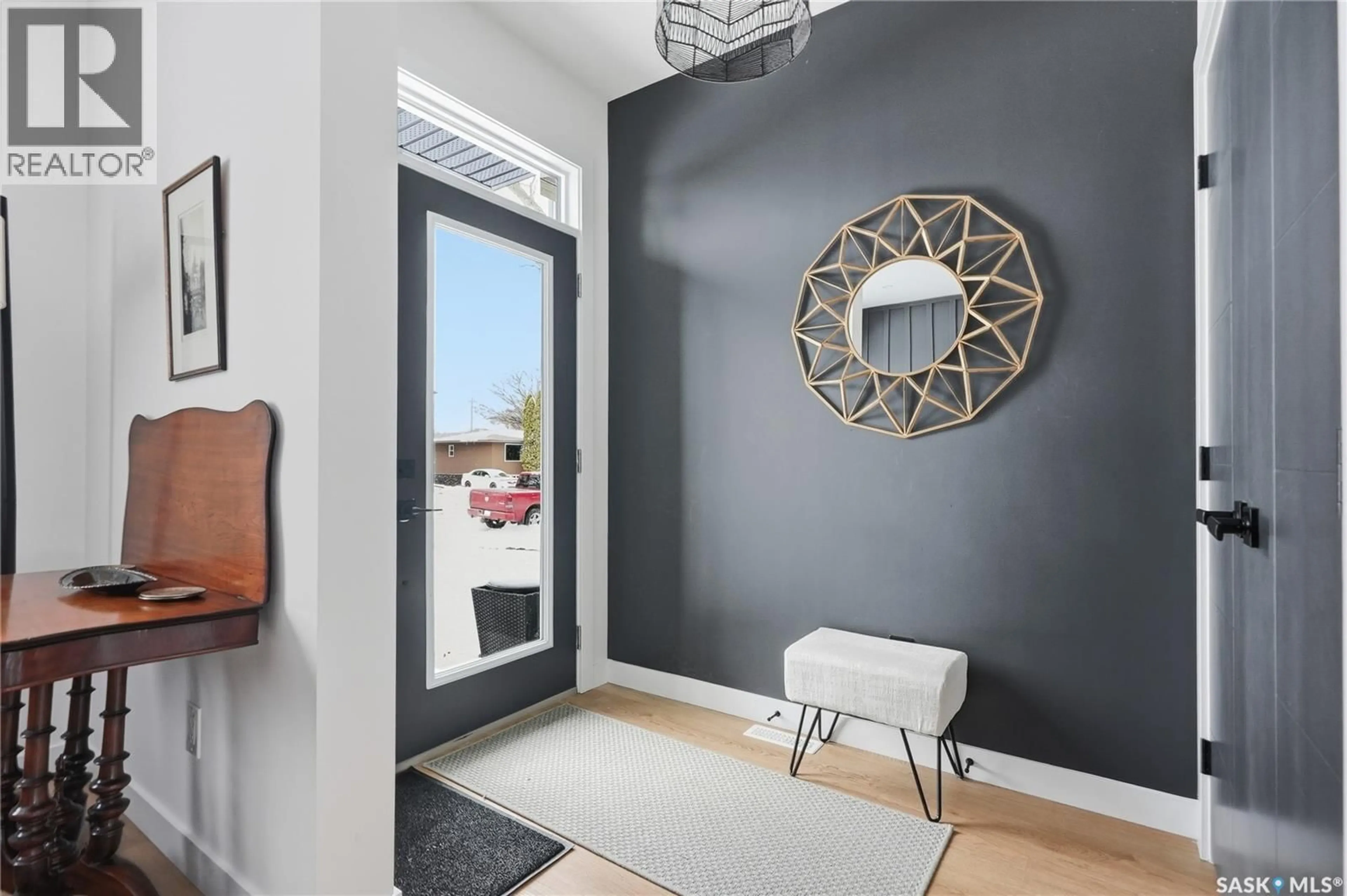 Indoor entryway for 1416 ALEXANDRA AVENUE, Saskatoon Saskatchewan S7K3B9