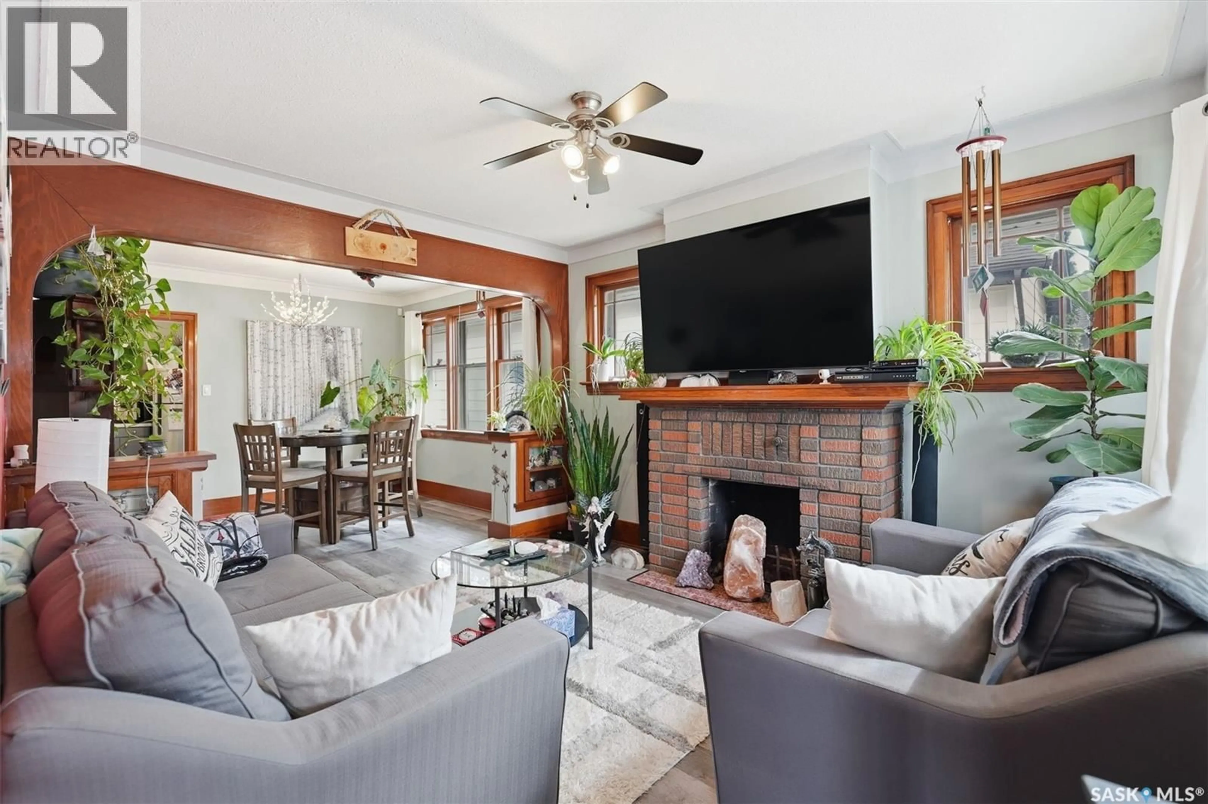 Living room with furniture, ceramic/tile floor for 1306 C AVENUE, Saskatoon Saskatchewan S7L1K8