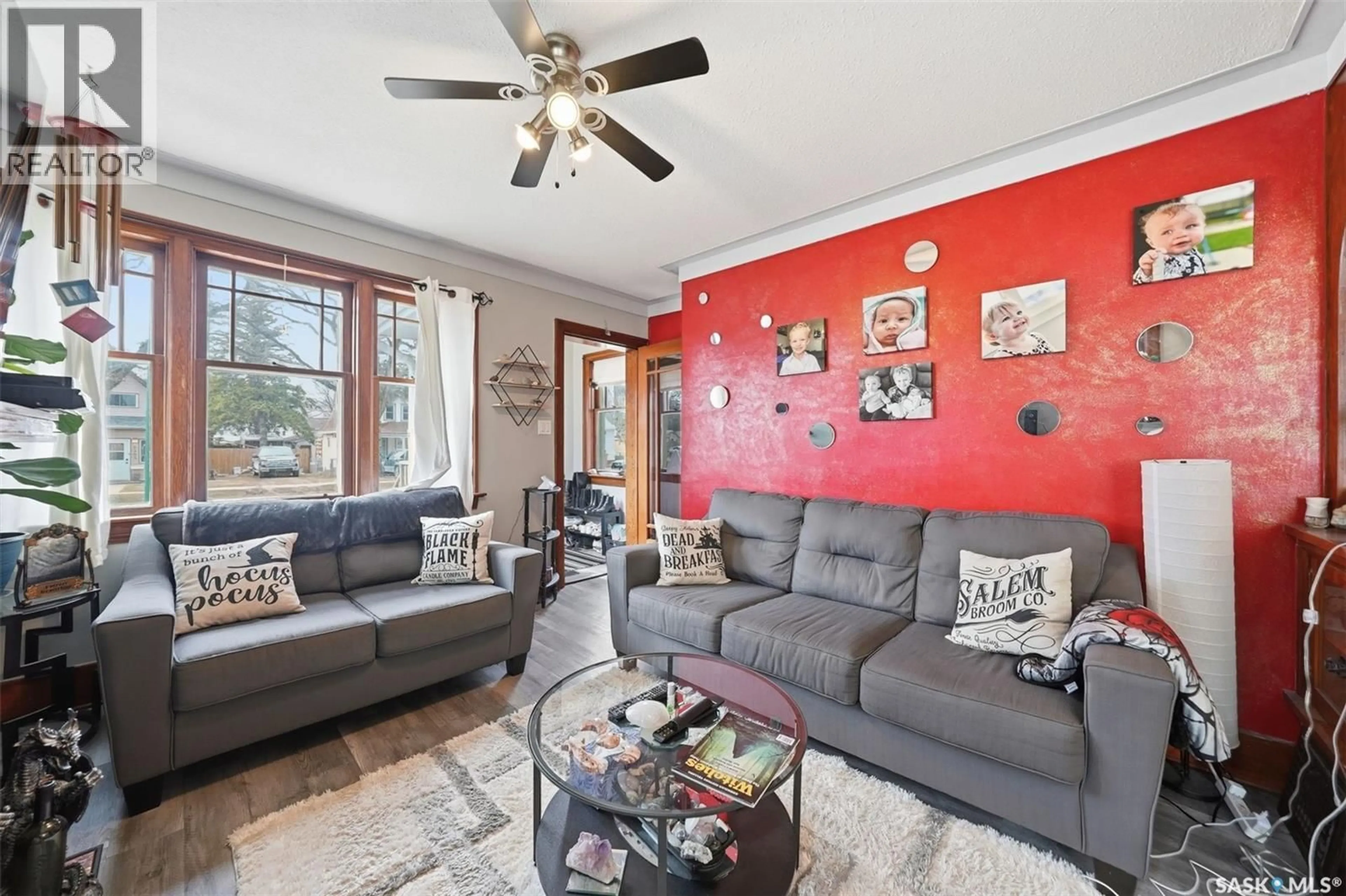 Living room with furniture, unknown for 1306 C AVENUE, Saskatoon Saskatchewan S7L1K8