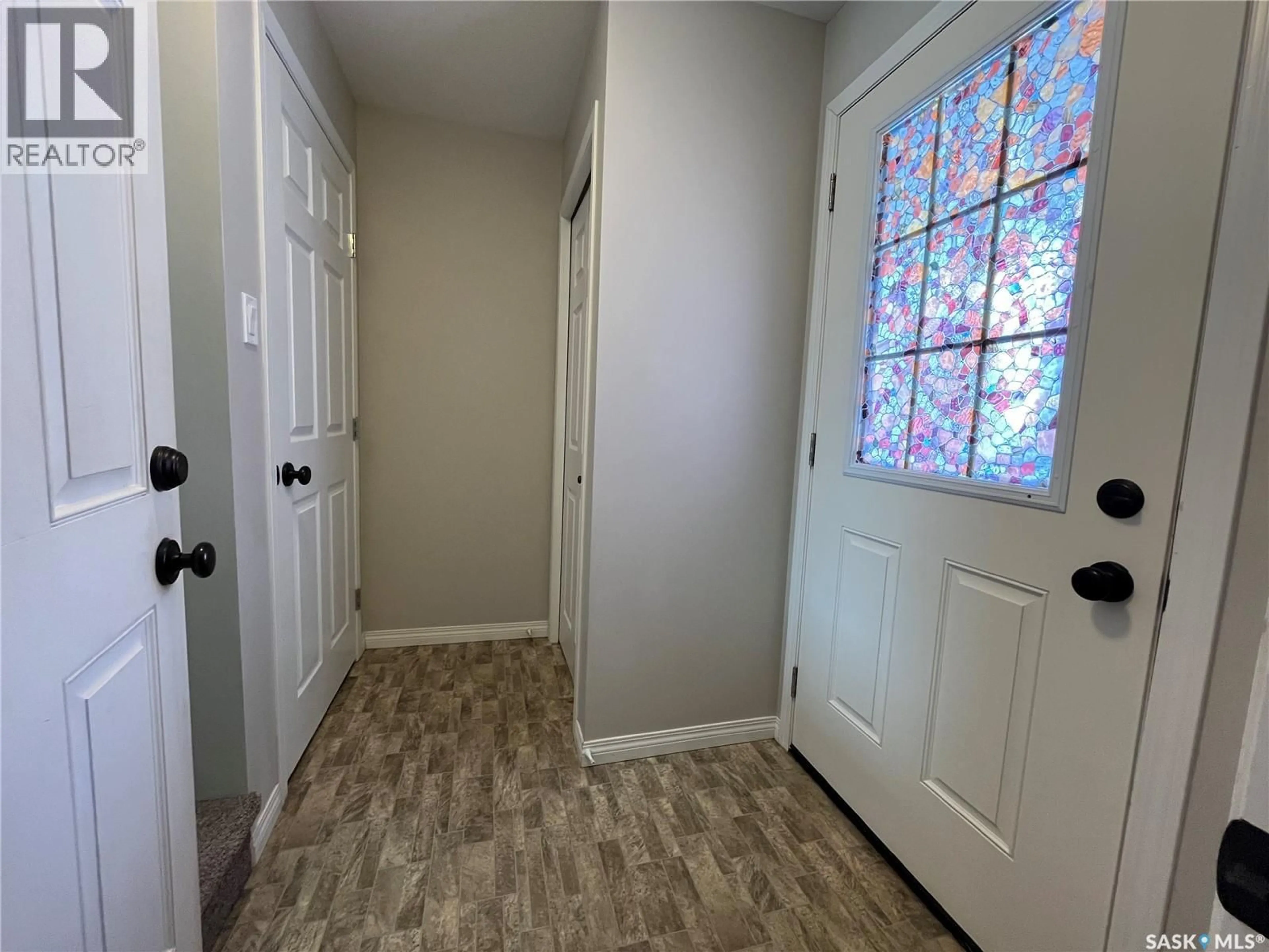 Indoor entryway for 10 - 540 KEENE DRIVE, Swift Current Saskatchewan S9H4V9