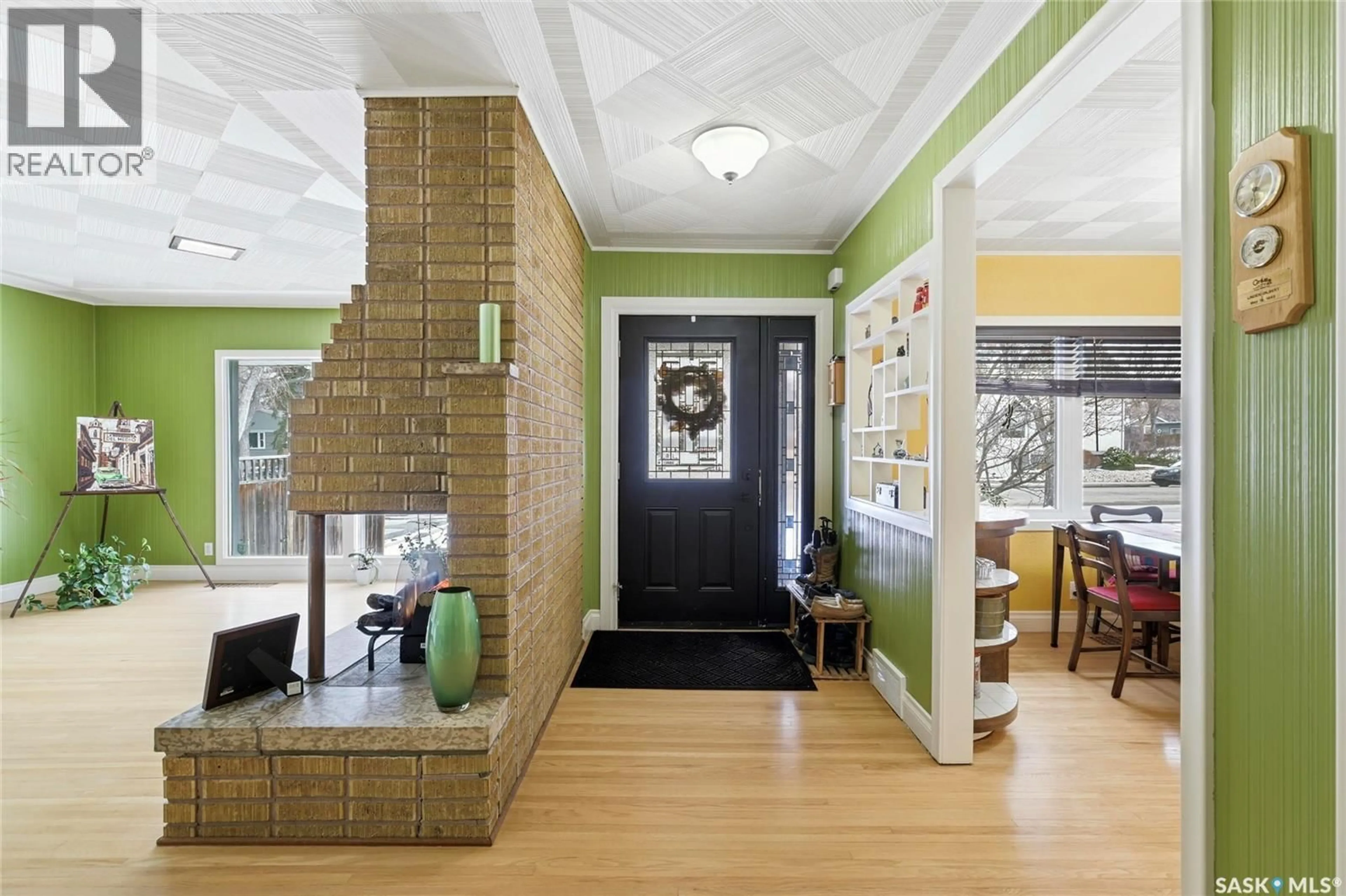 Indoor foyer for 3360 RAE STREET, Regina Saskatchewan S4S1S4