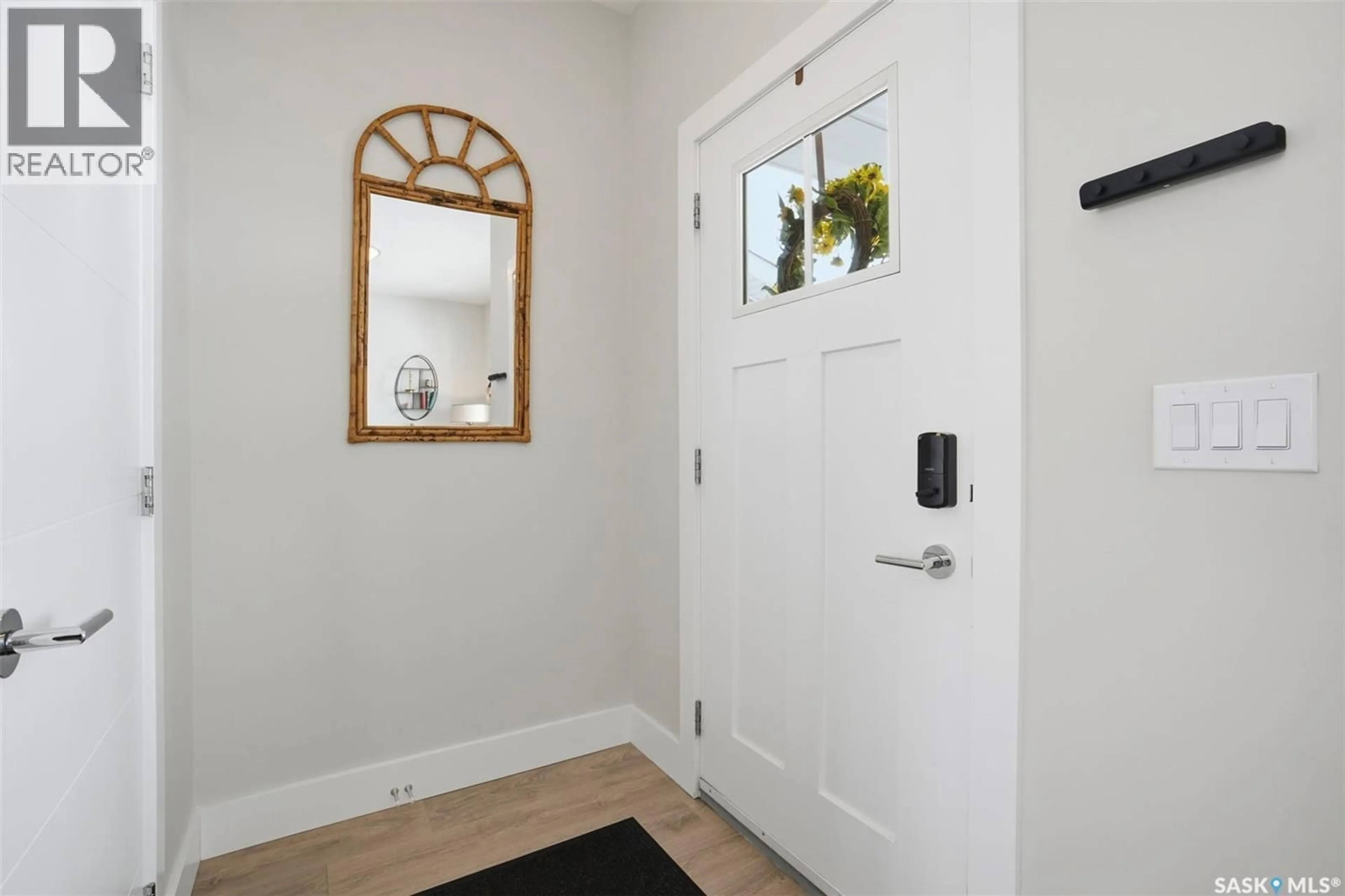 Indoor entryway for 122 GREYEYES-STEELE WAY, Saskatoon Saskatchewan S7V0P5