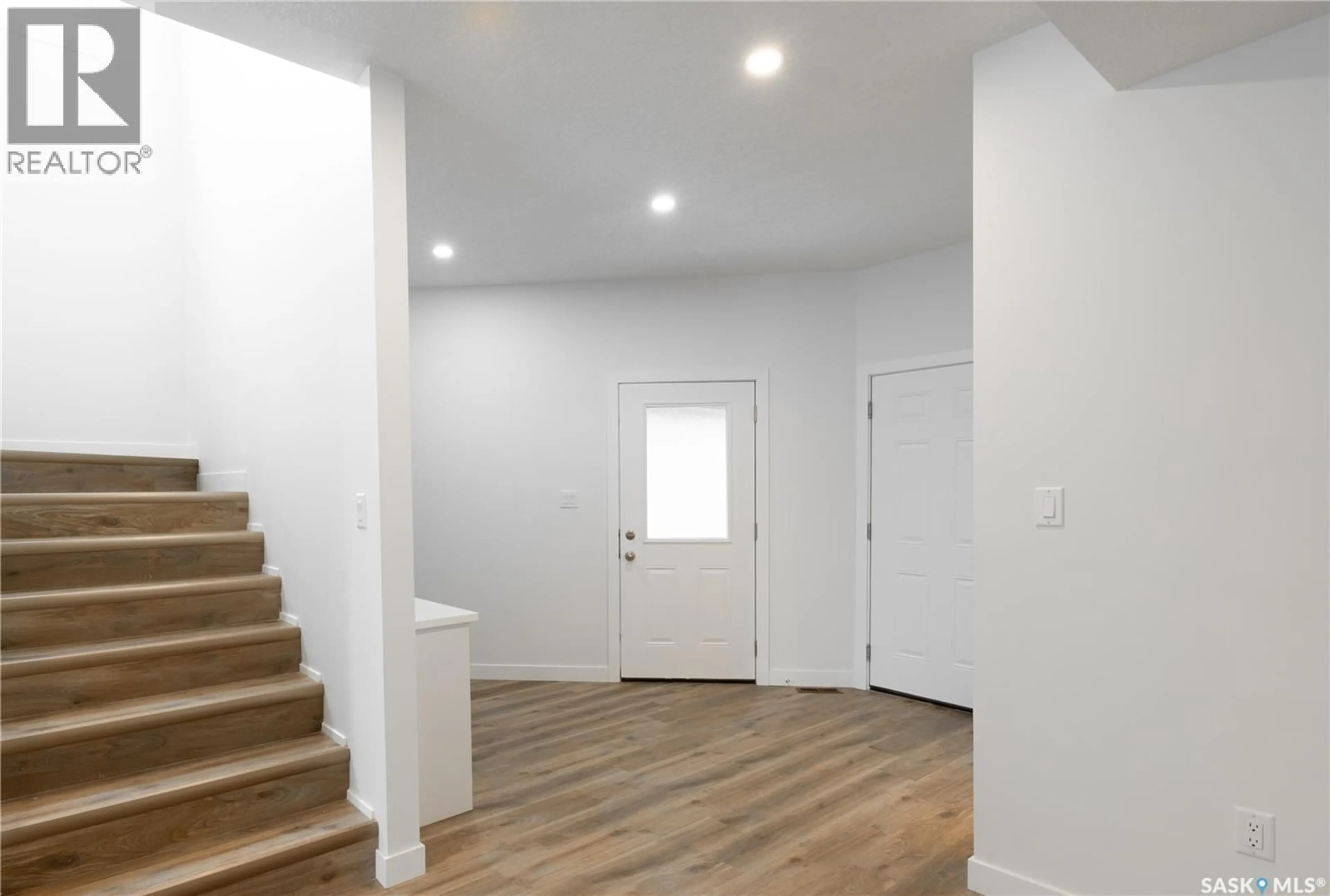 Indoor entryway for E - 4513 GREEN BROOKS WAY, Regina Saskatchewan S4V3K5