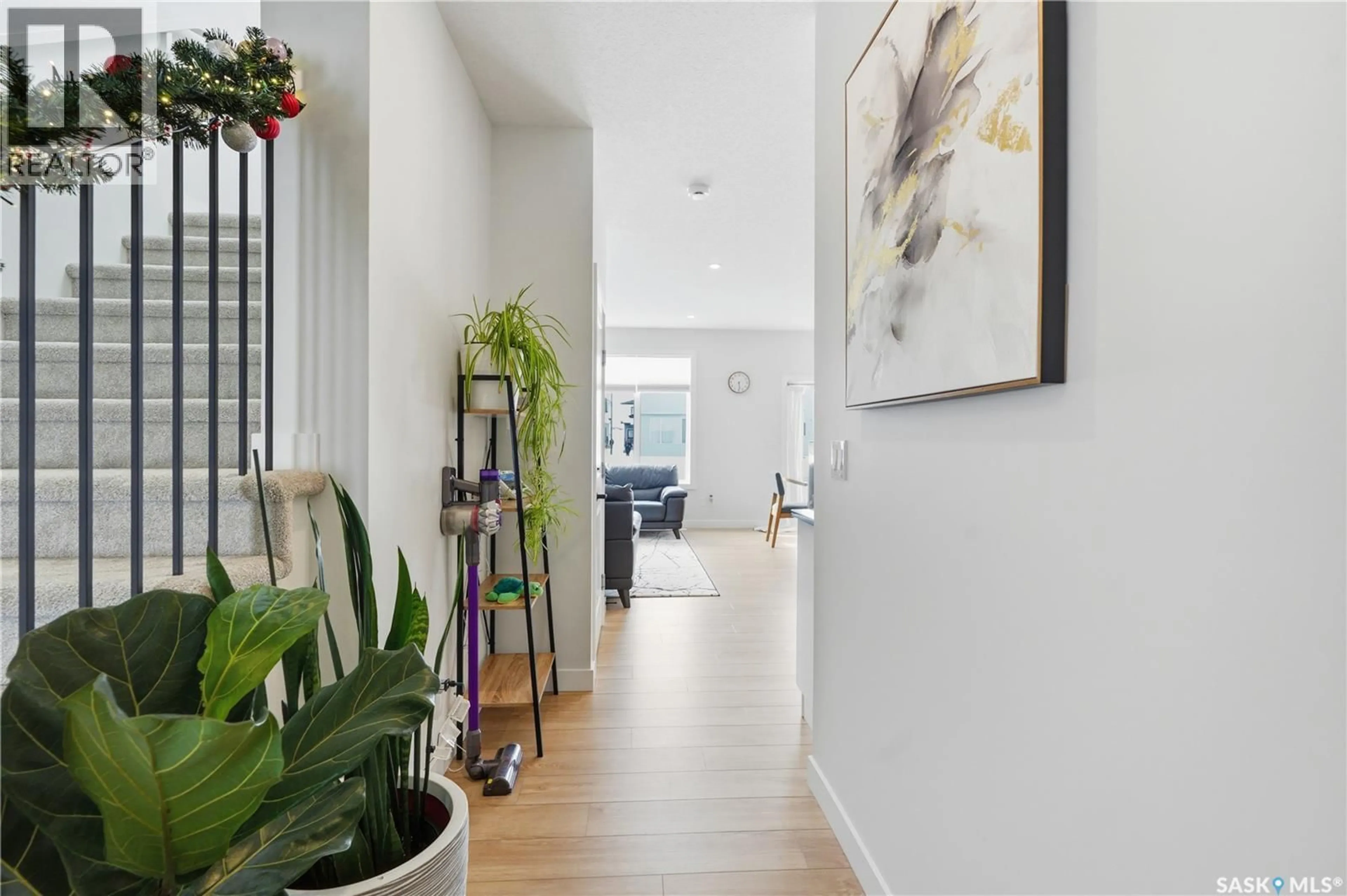 Indoor entryway for 159 DORAN WAY, Saskatoon Saskatchewan S7V0Z8