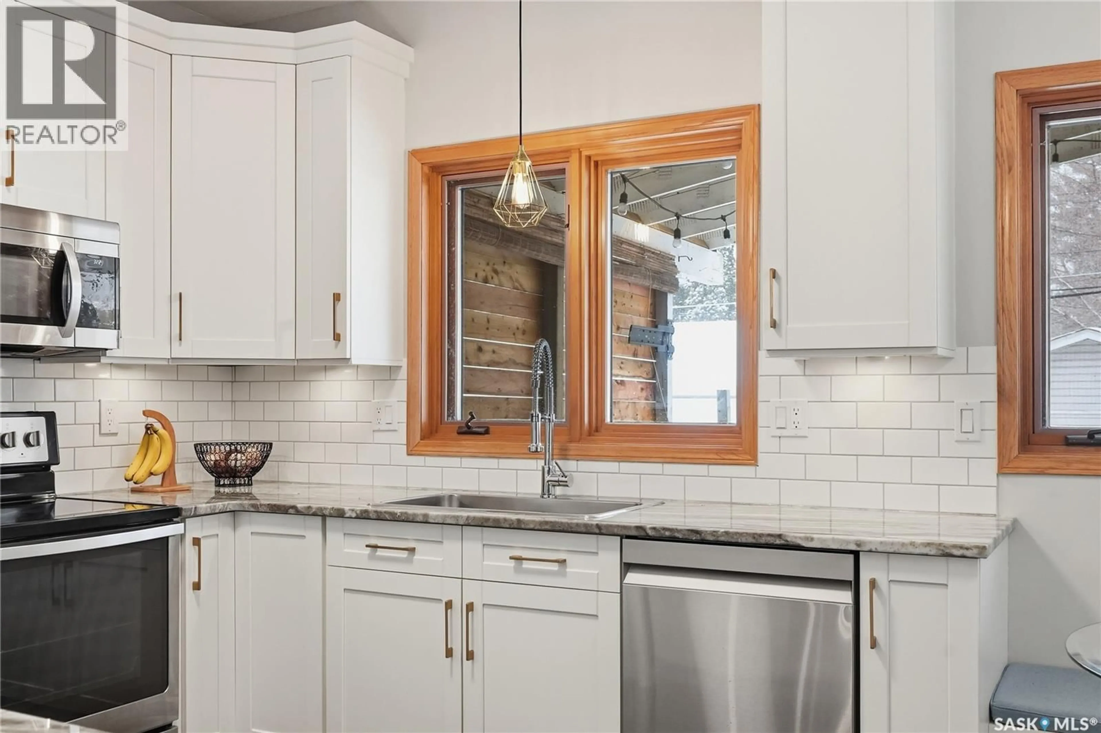 Contemporary kitchen, ceramic/tile floor for 1115 AIRD STREET, Saskatoon Saskatchewan S7N0T2