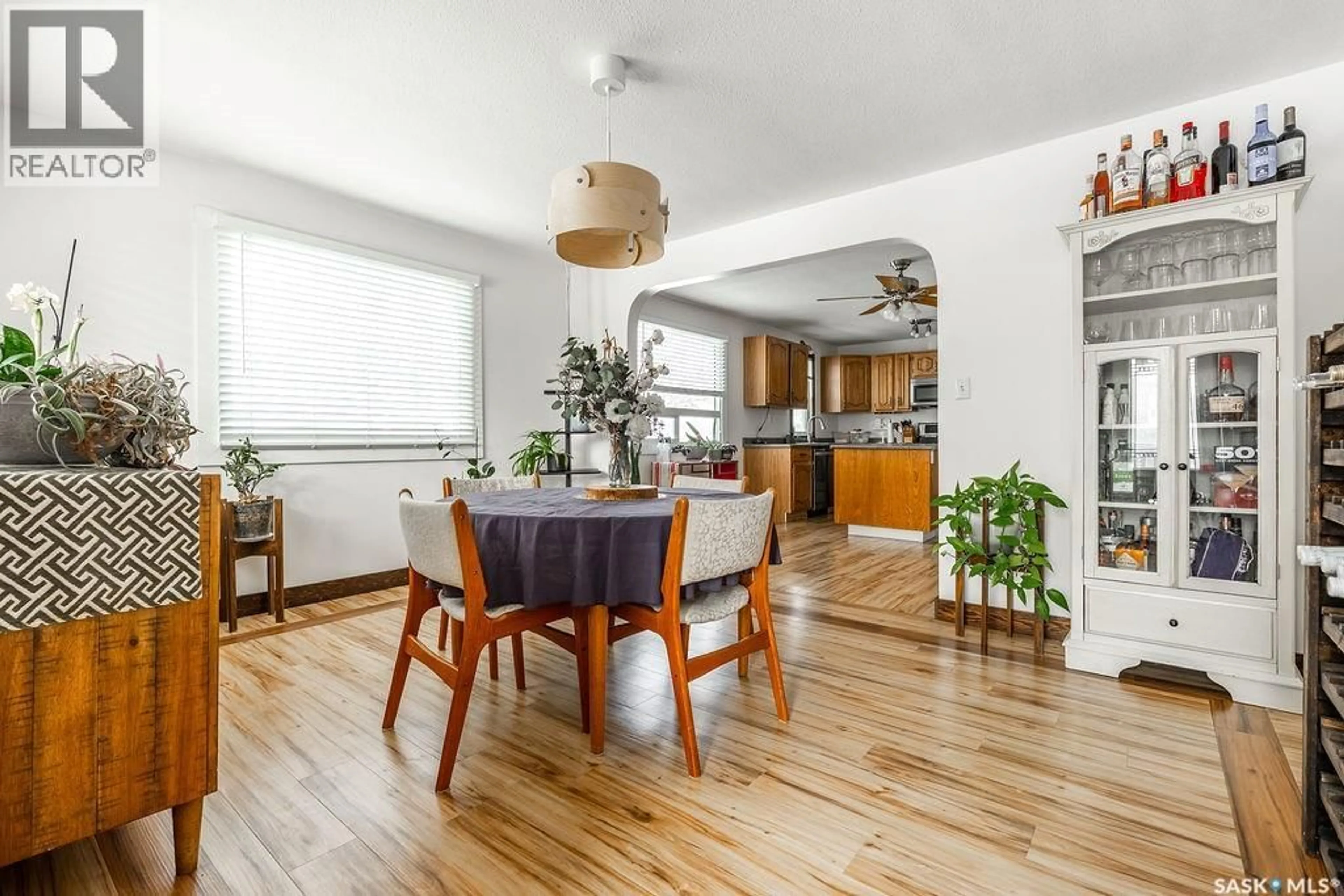 Dining room, wood/laminate floor for 612 M AVENUE, Saskatoon Saskatchewan S7M2L2