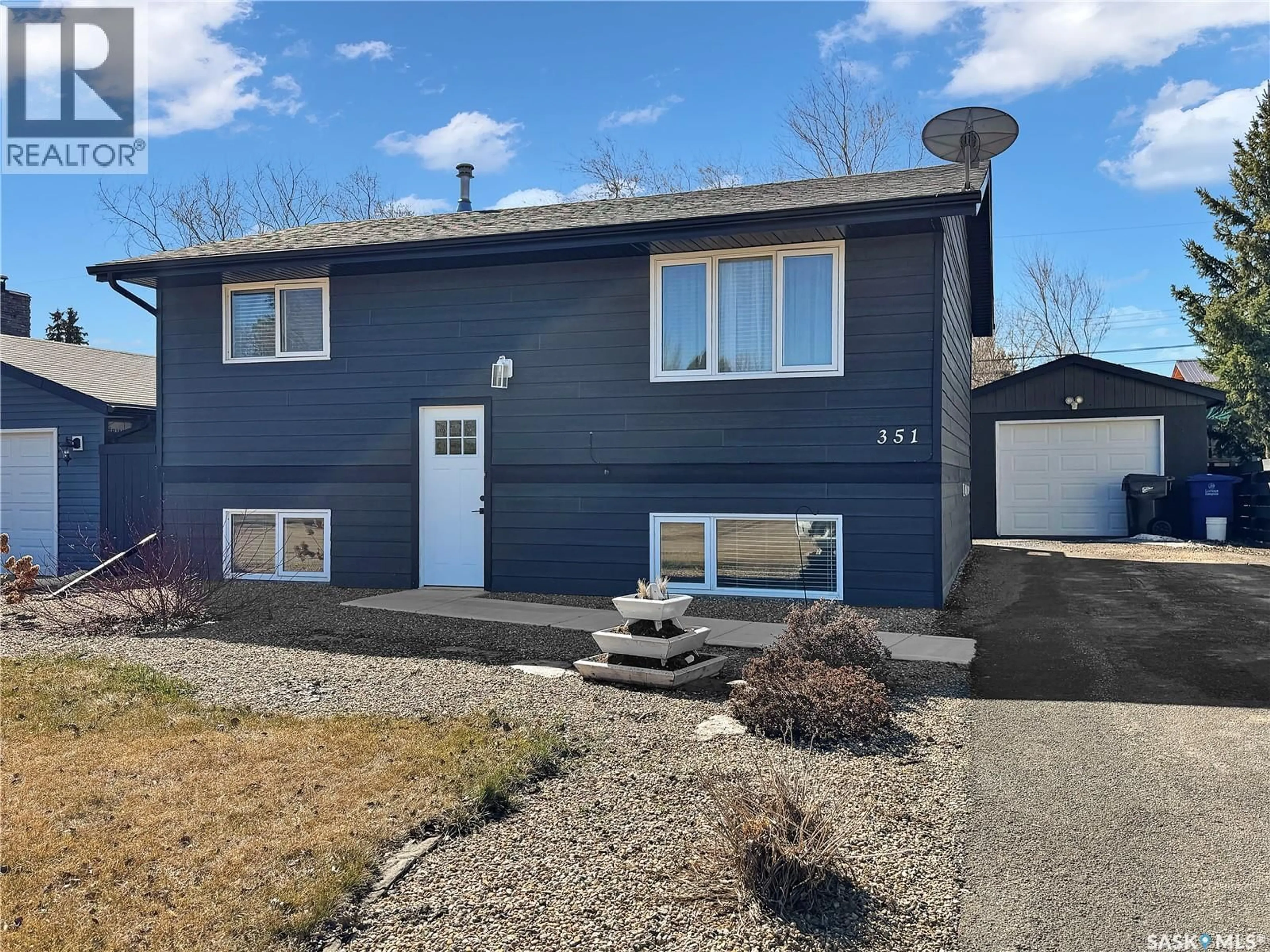 Home with vinyl exterior material, street for 351 33RD STREET, Battleford Saskatchewan S0M0E0