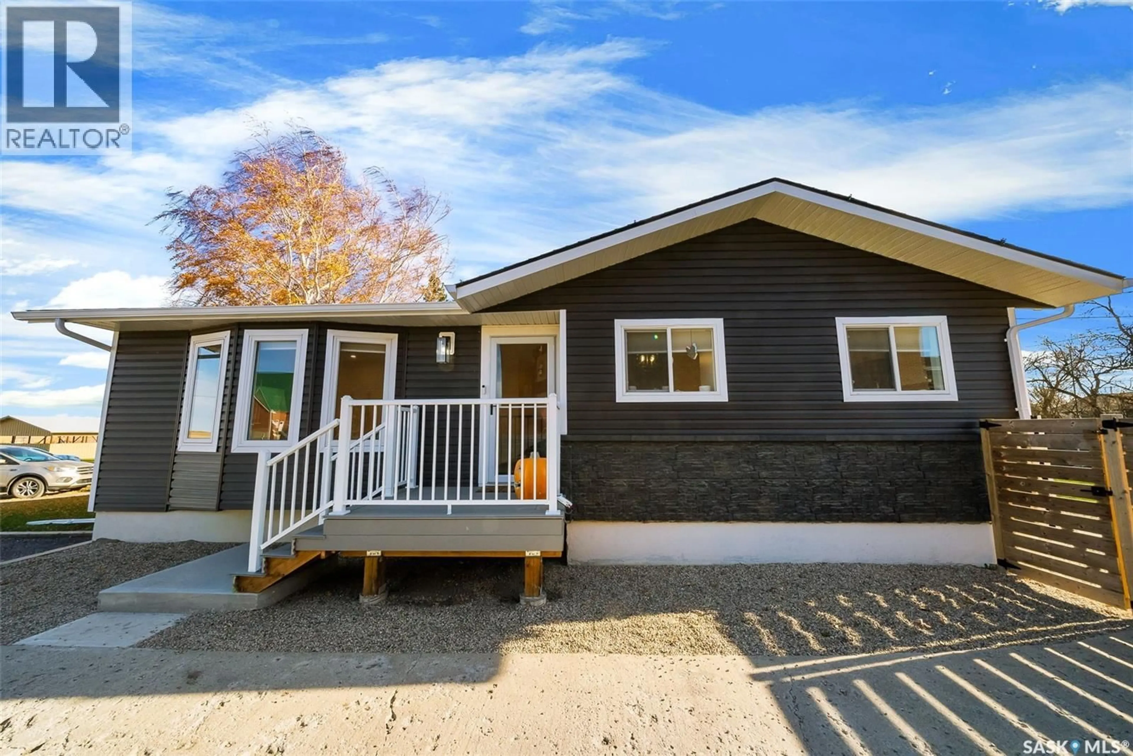 Home with vinyl exterior material, unknown for 421 2ND AVENUE, Odessa Saskatchewan S0G3S0