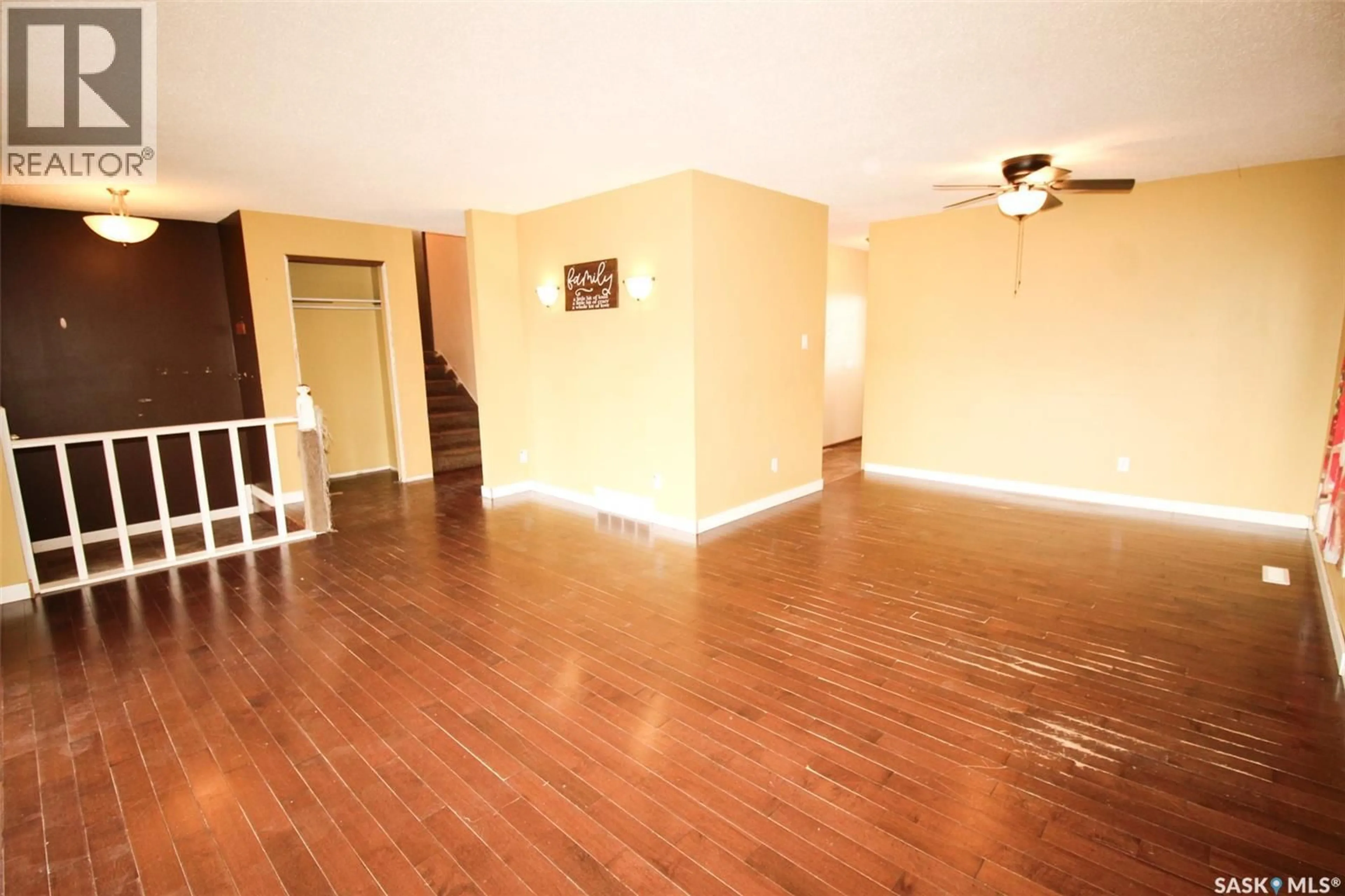 A pic of a room for 504 3RD AVENUE, Frontier Saskatchewan S0N0W0