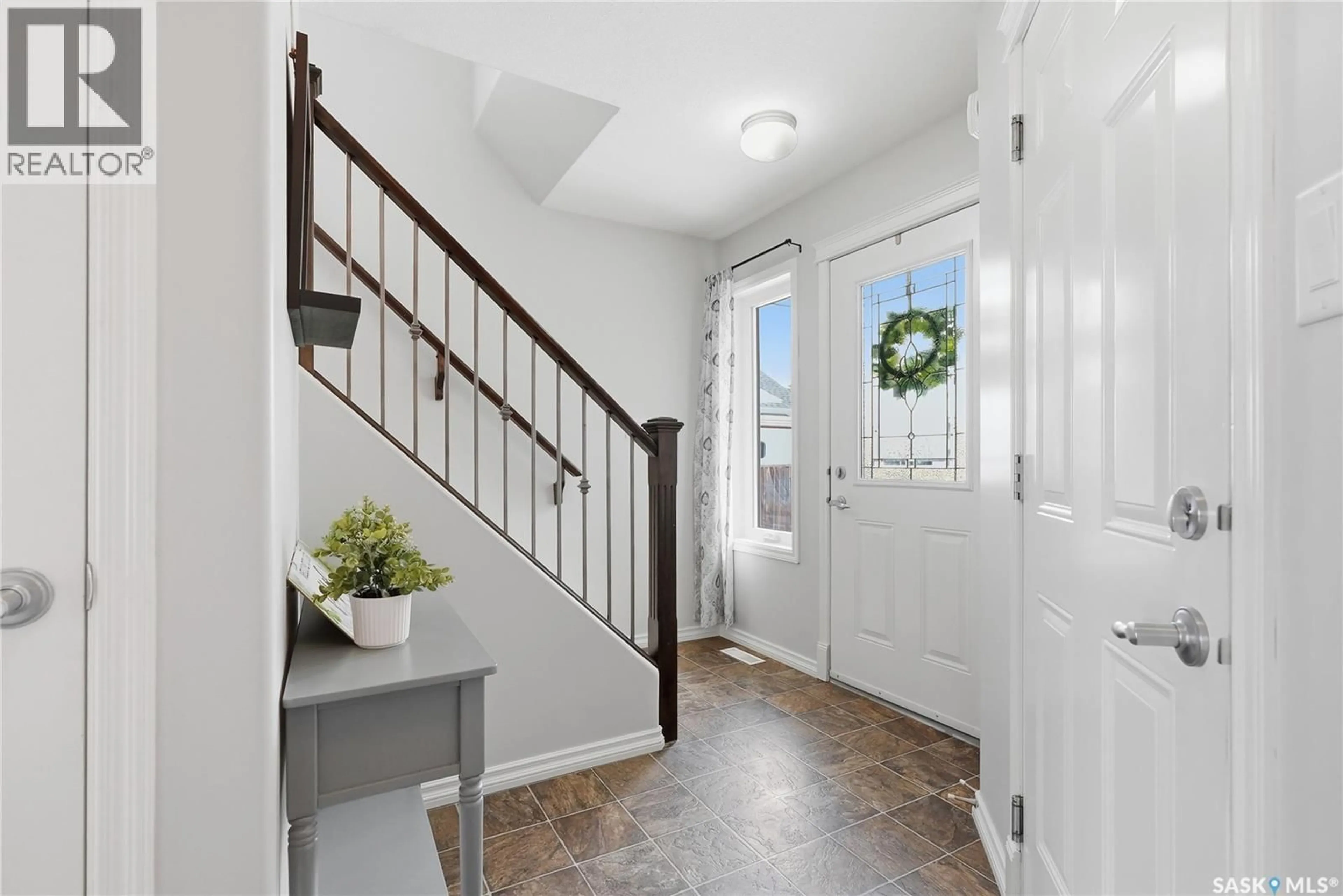 Indoor entryway for 1 - 5005 CENTRAL AVENUE, Waldheim Saskatchewan S0K4R0