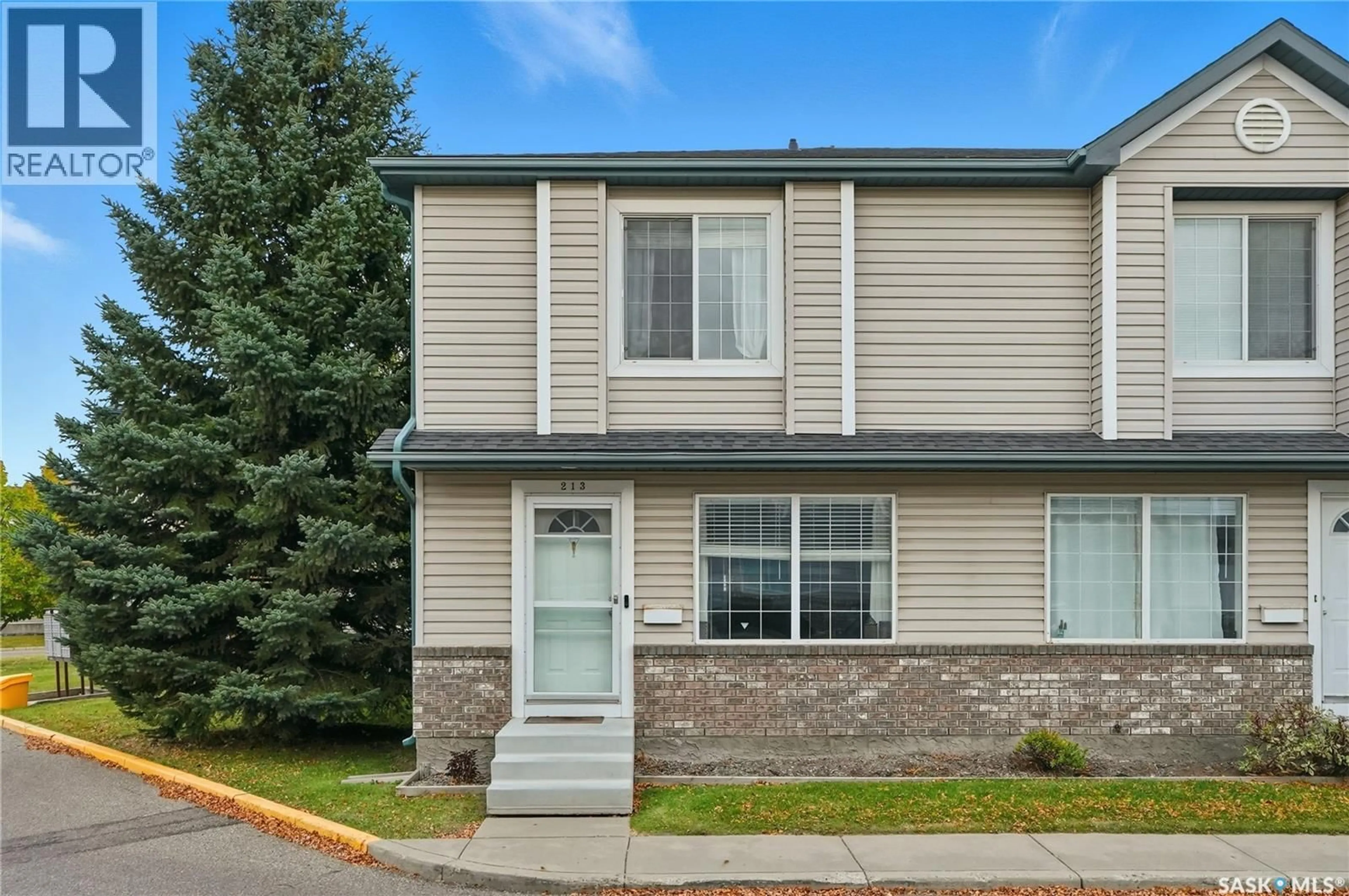 Home with vinyl exterior material, street for 213 663 BECKETT CRESCENT, Saskatoon Saskatchewan S7N4X2