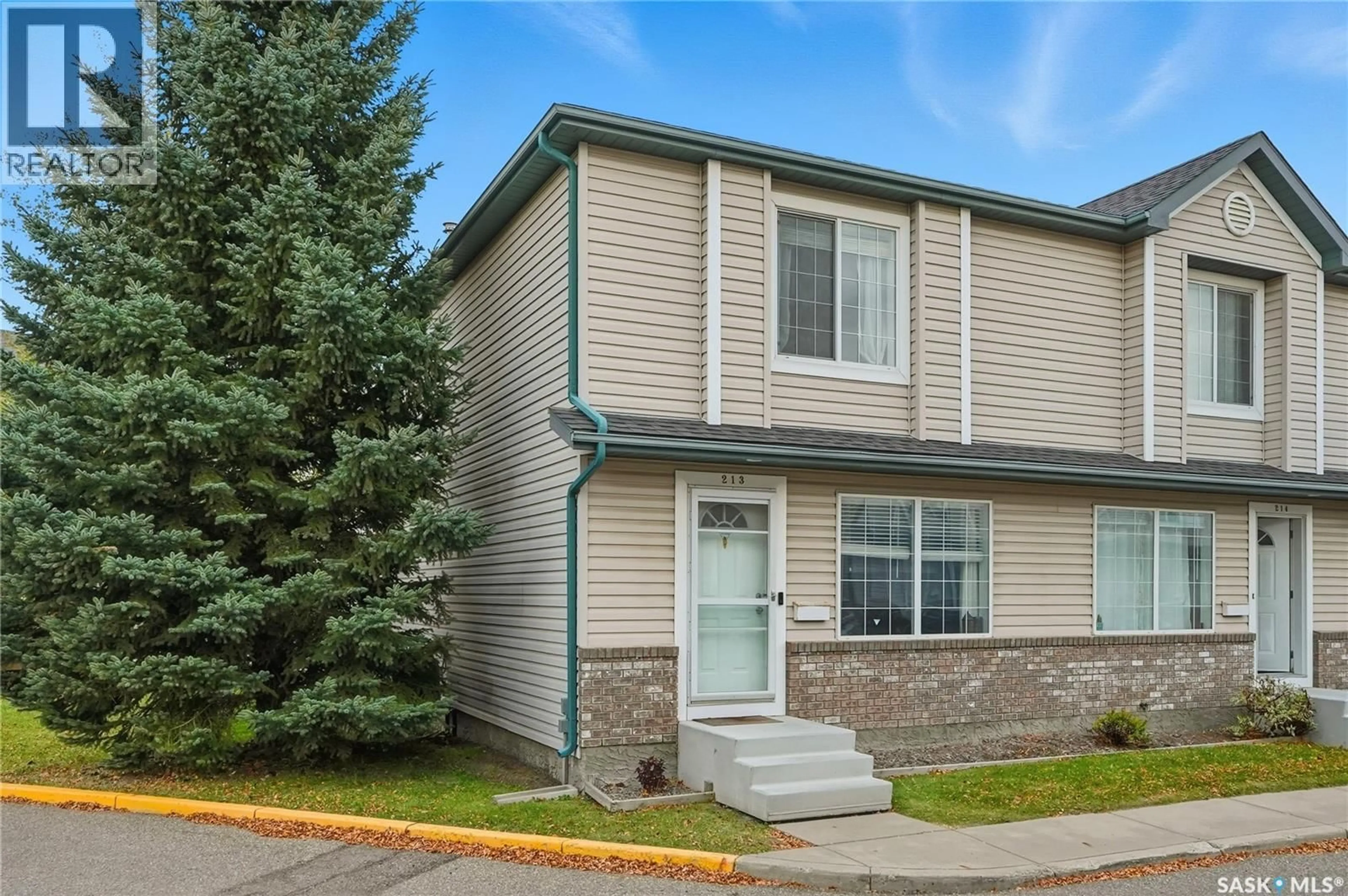 Home with vinyl exterior material, street for 213 663 BECKETT CRESCENT, Saskatoon Saskatchewan S7N4X2