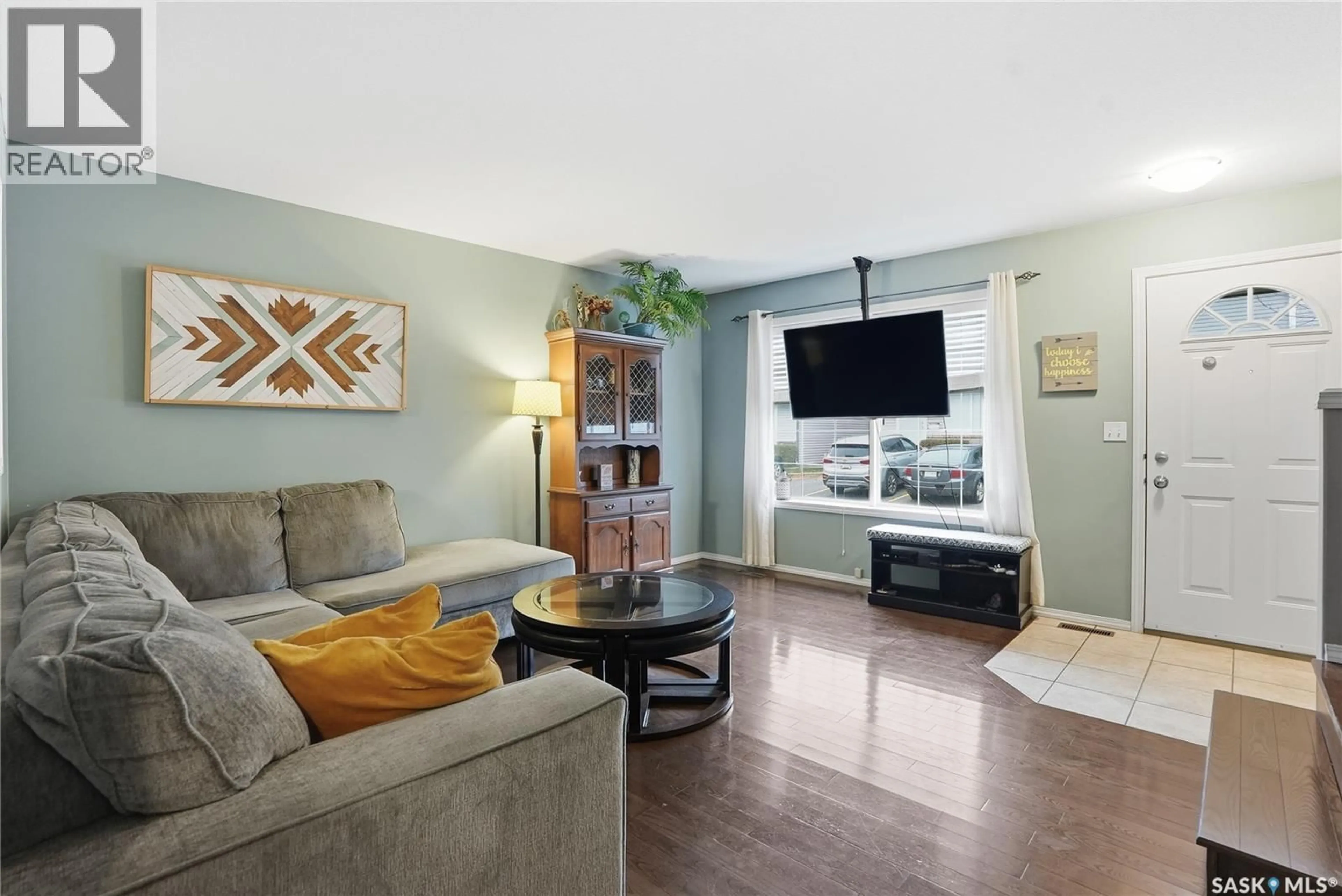 Living room with furniture, unknown for 213 663 BECKETT CRESCENT, Saskatoon Saskatchewan S7N4X2