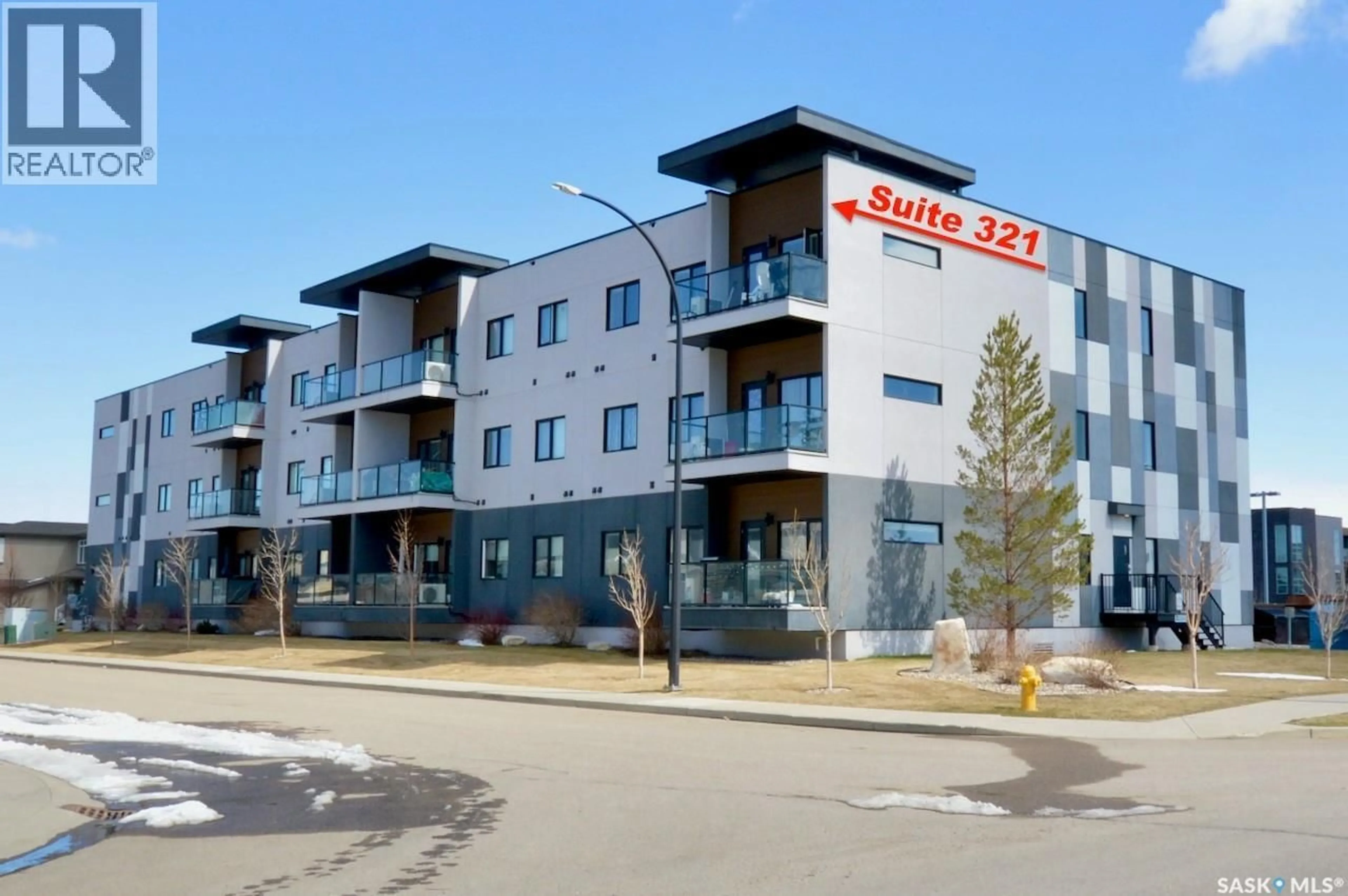 Patio, building for 321 545 HASSARD CLOSE, Saskatoon Saskatchewan S7L6V3