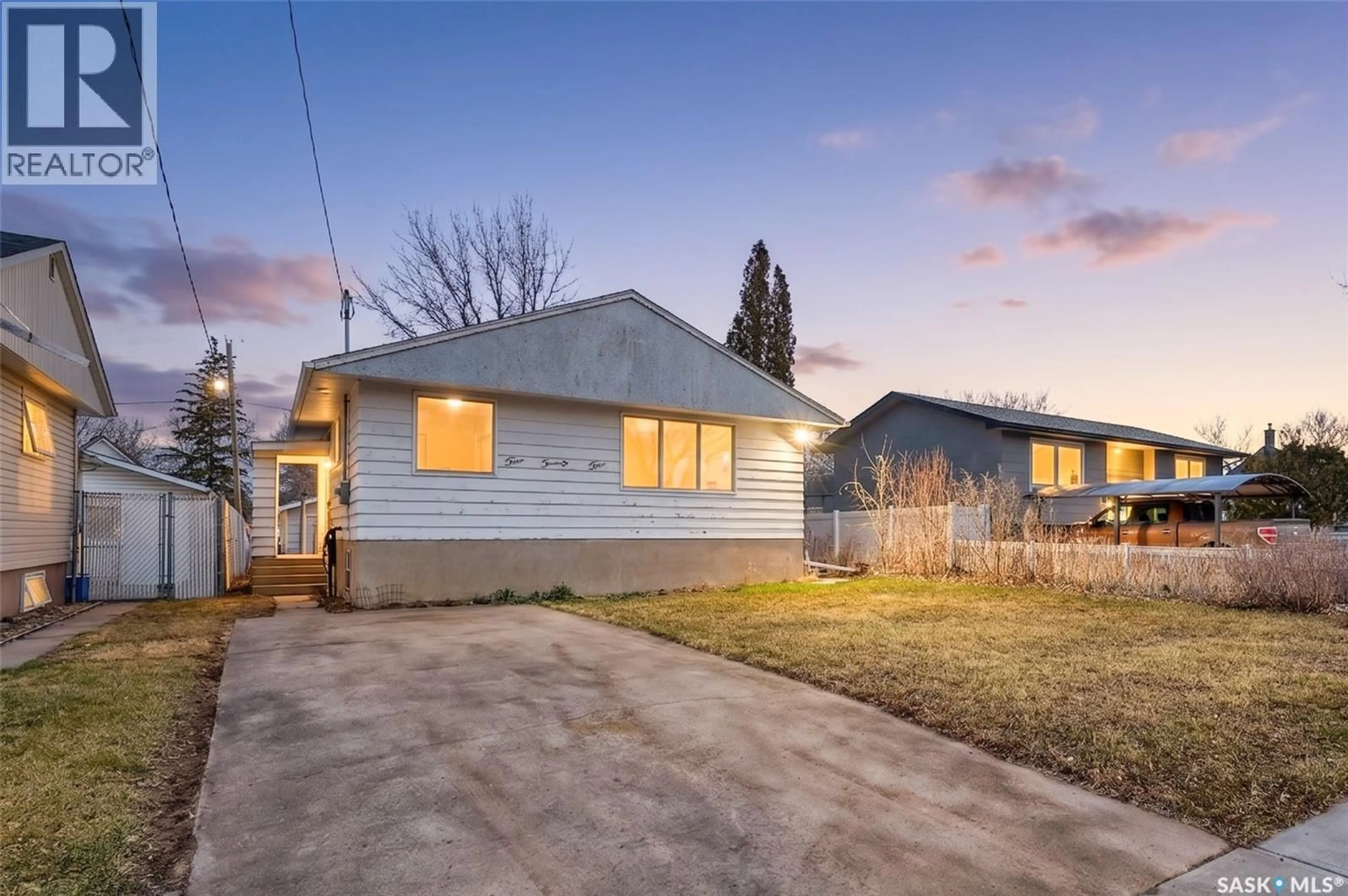 Unknown for 328 GRANDVIEW STREET, Moose Jaw Saskatchewan S6H5K8