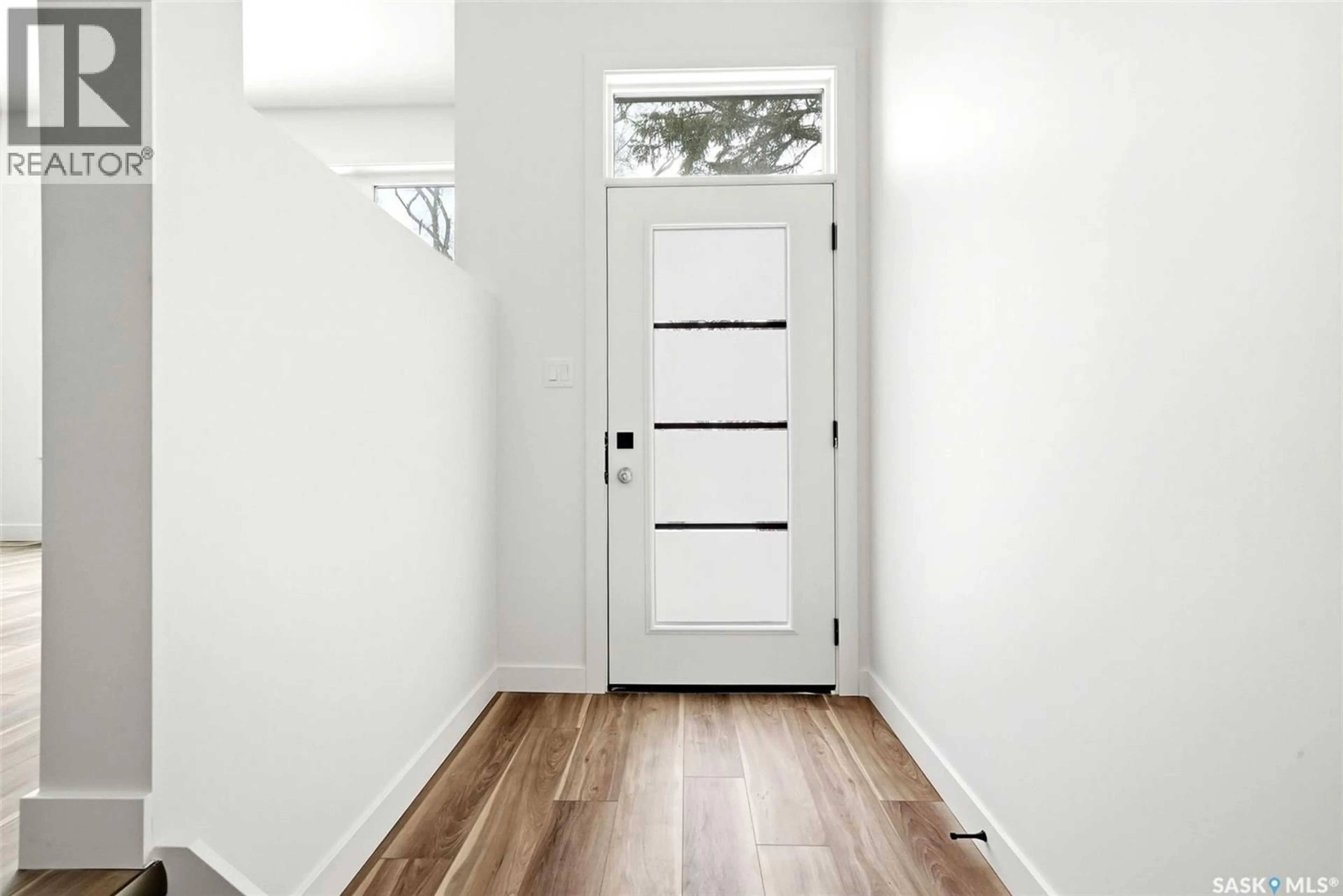 Indoor entryway for 3023 REGINA AVENUE, Regina Saskatchewan S4S0G3