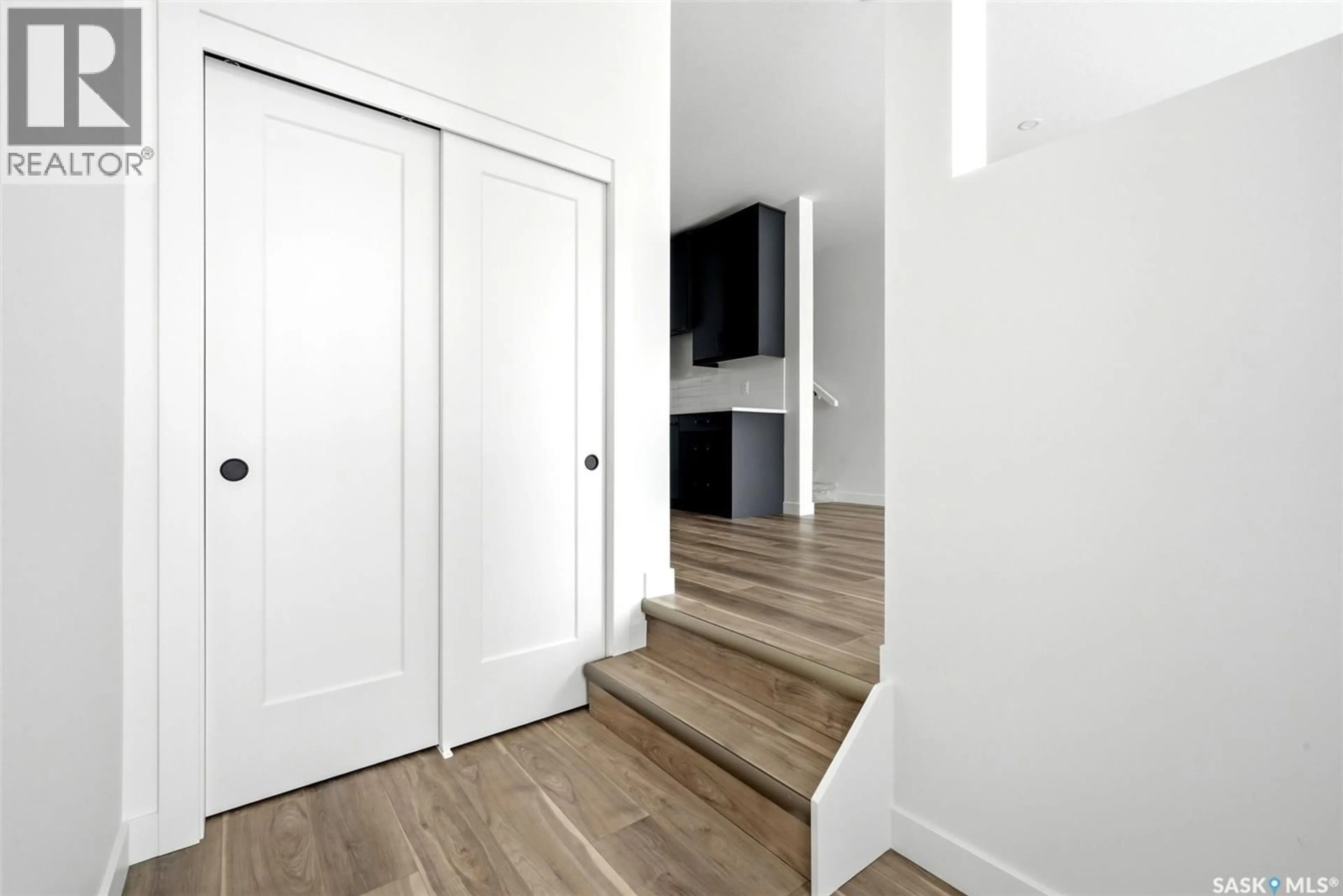 Indoor entryway for 3023 REGINA AVENUE, Regina Saskatchewan S4S0G3