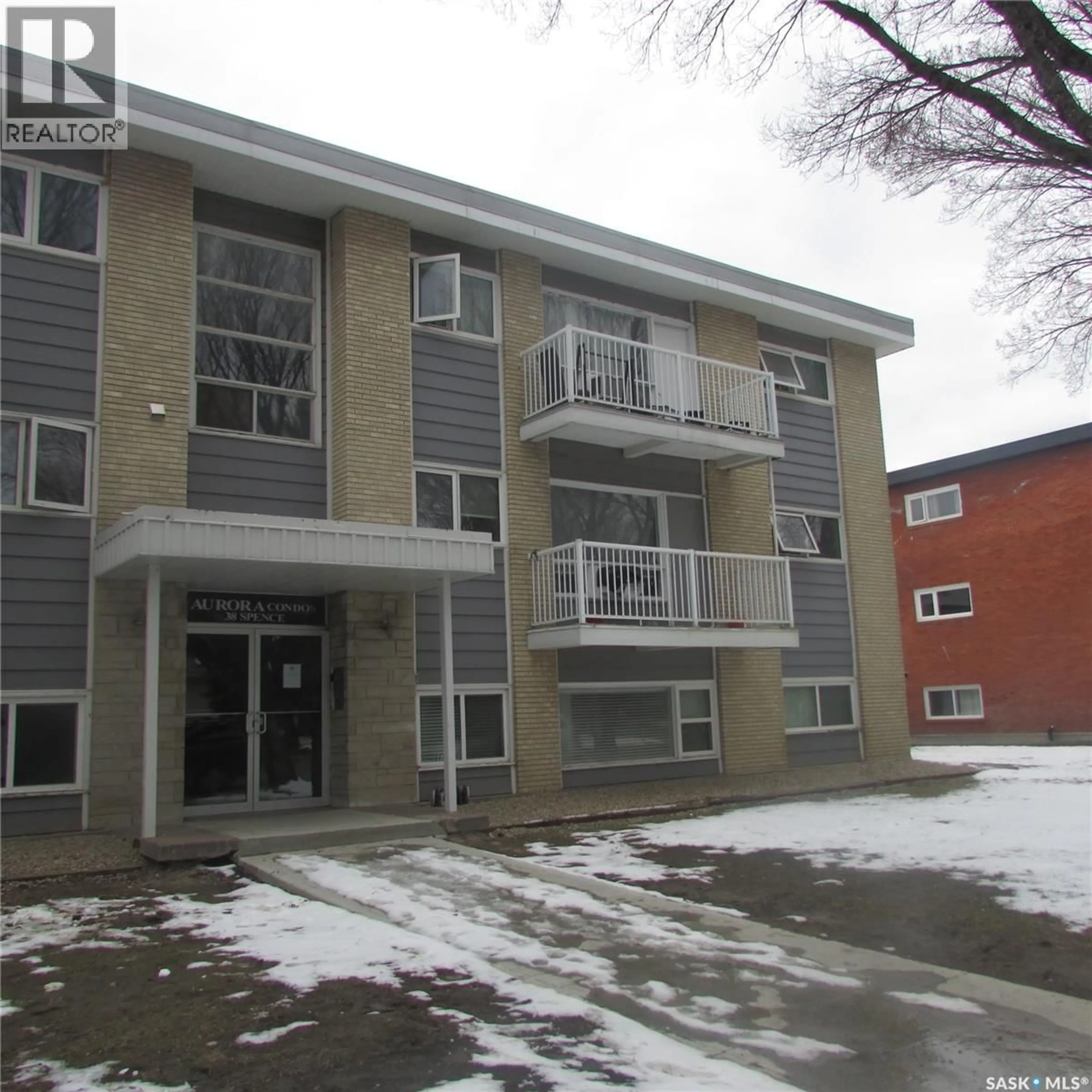 Indoor foyer for #3 - 38 SPENCE STREET, Regina Saskatchewan S4S4H4