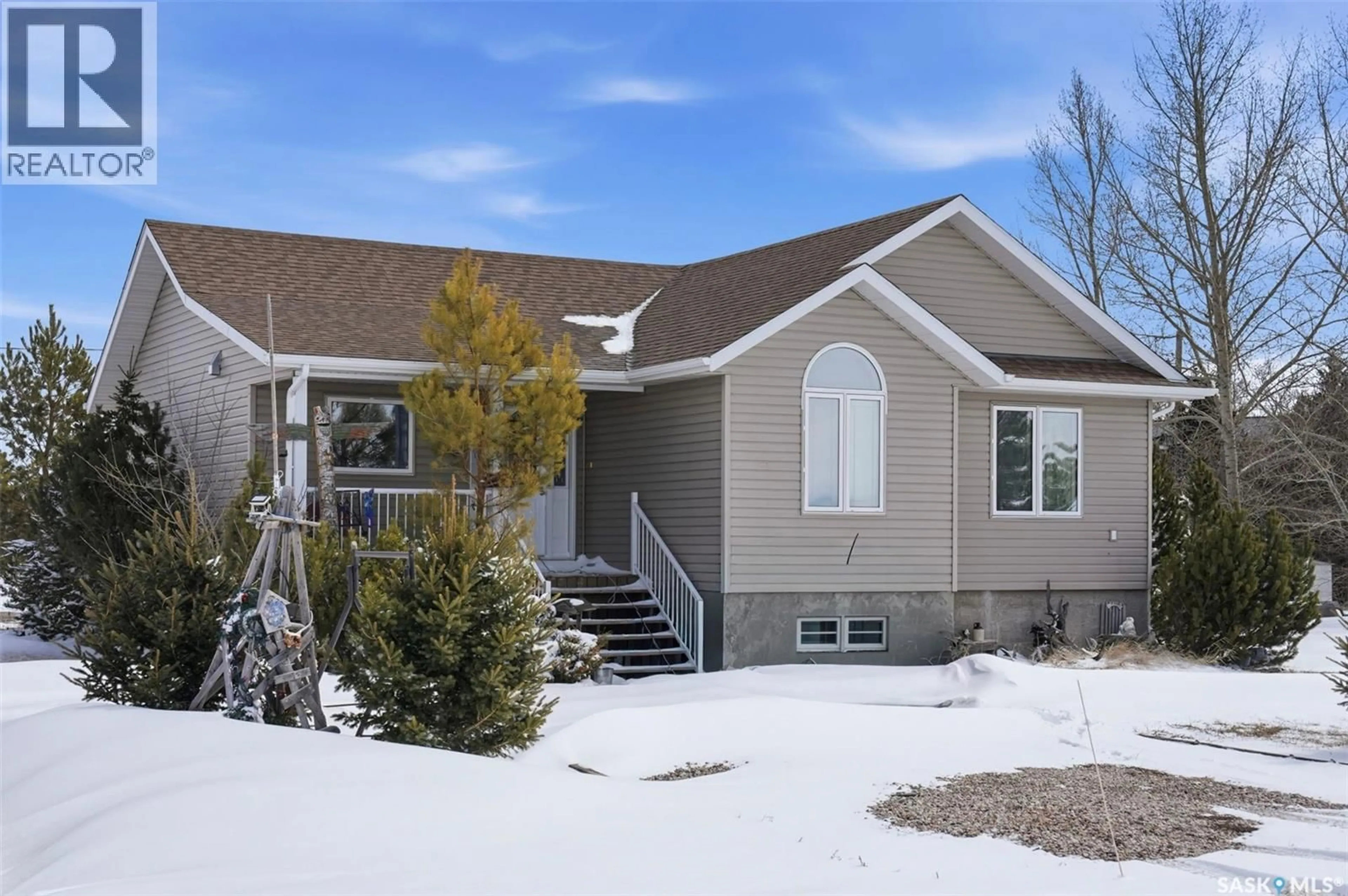 Home with vinyl exterior material, unknown for 704 GOODRICH STREET, Radisson Saskatchewan S0K3L0