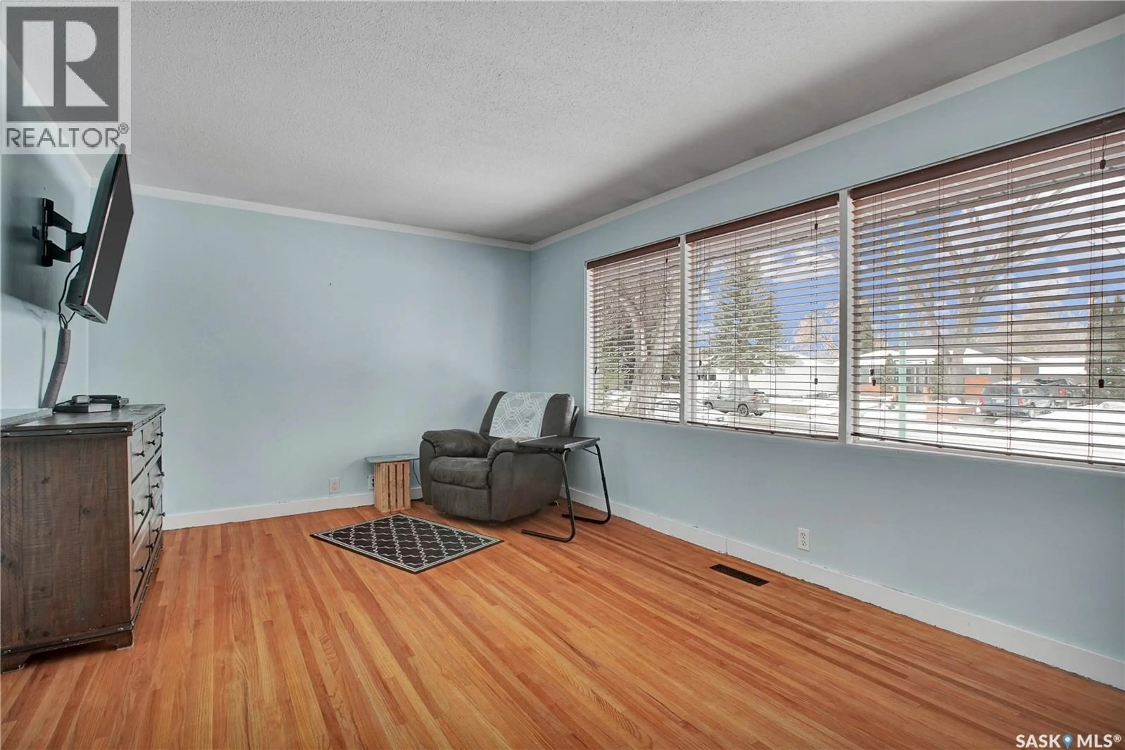 A pic of a room for 1909 WIGGINS AVENUE, Saskatoon Saskatchewan S7J1W2